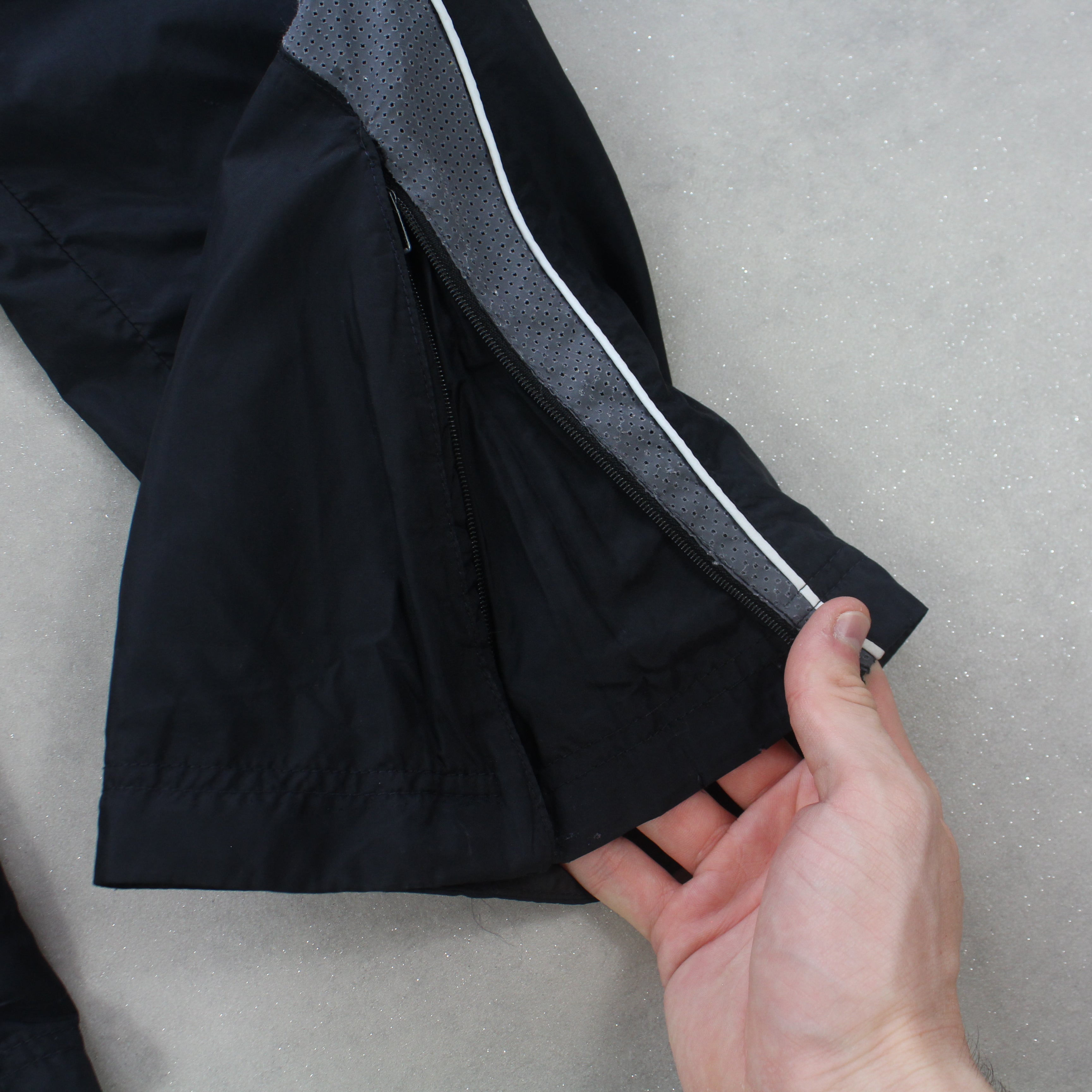 RARE 2000s Trackpants Black-Maverick