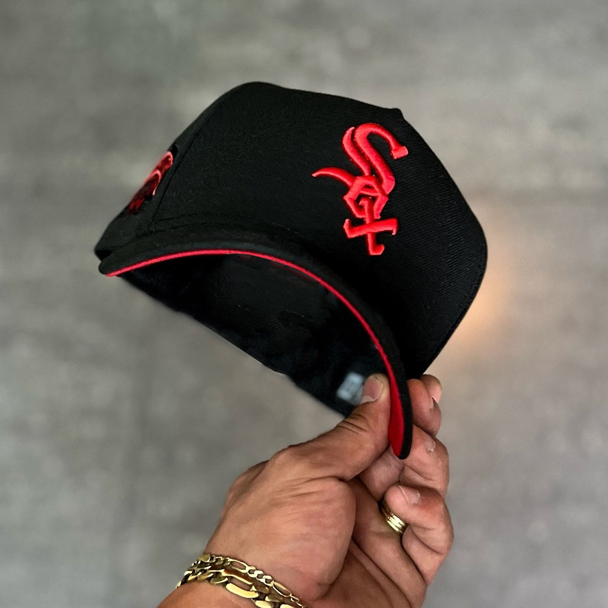 NEW ERA CHICAGO WHITE SOX COMISKEY PARK BLACK AND RED EMBROIDERED CASUAL BASEBALL CAP-Maverick