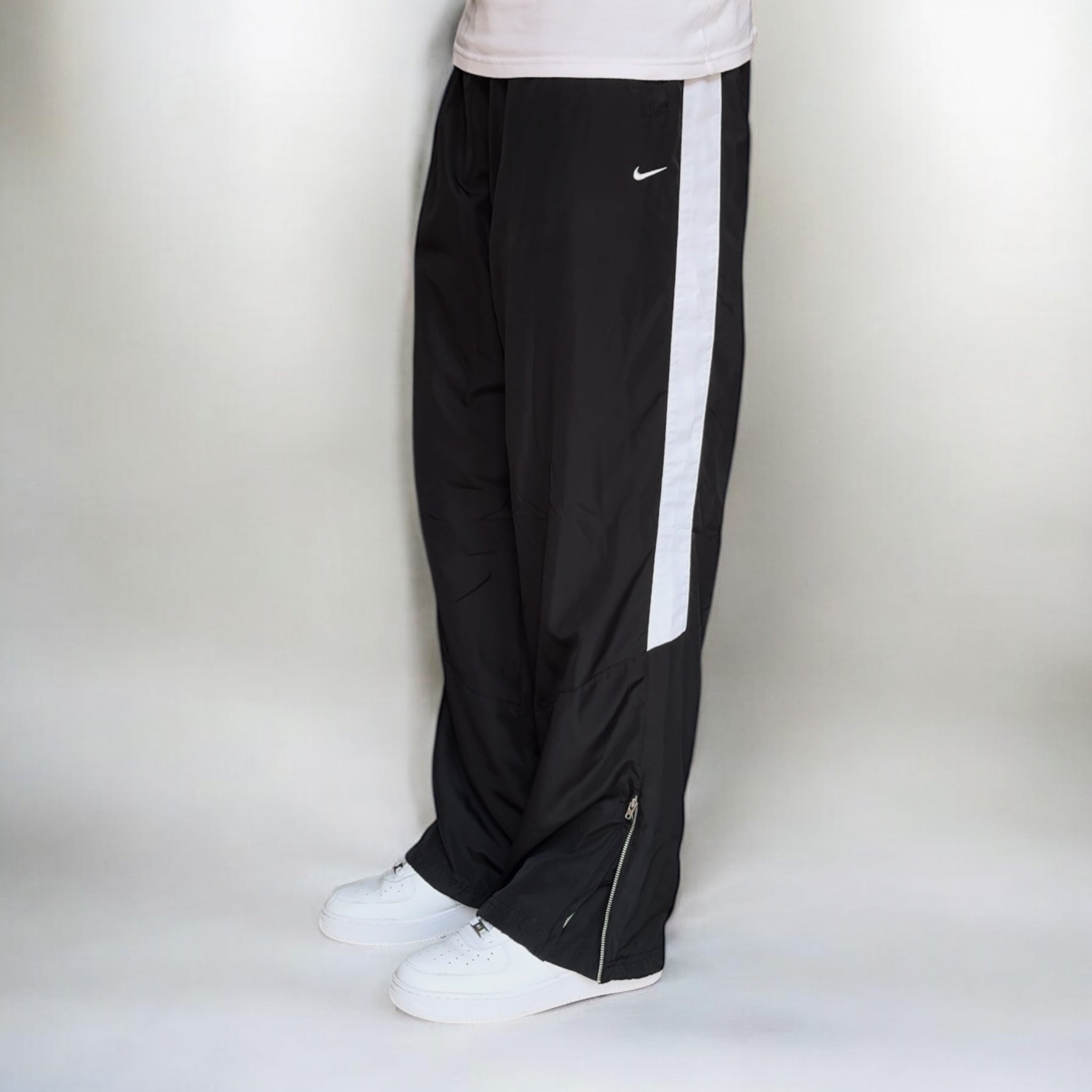 RARE 00s Baggy Trackpants Black-Maverick