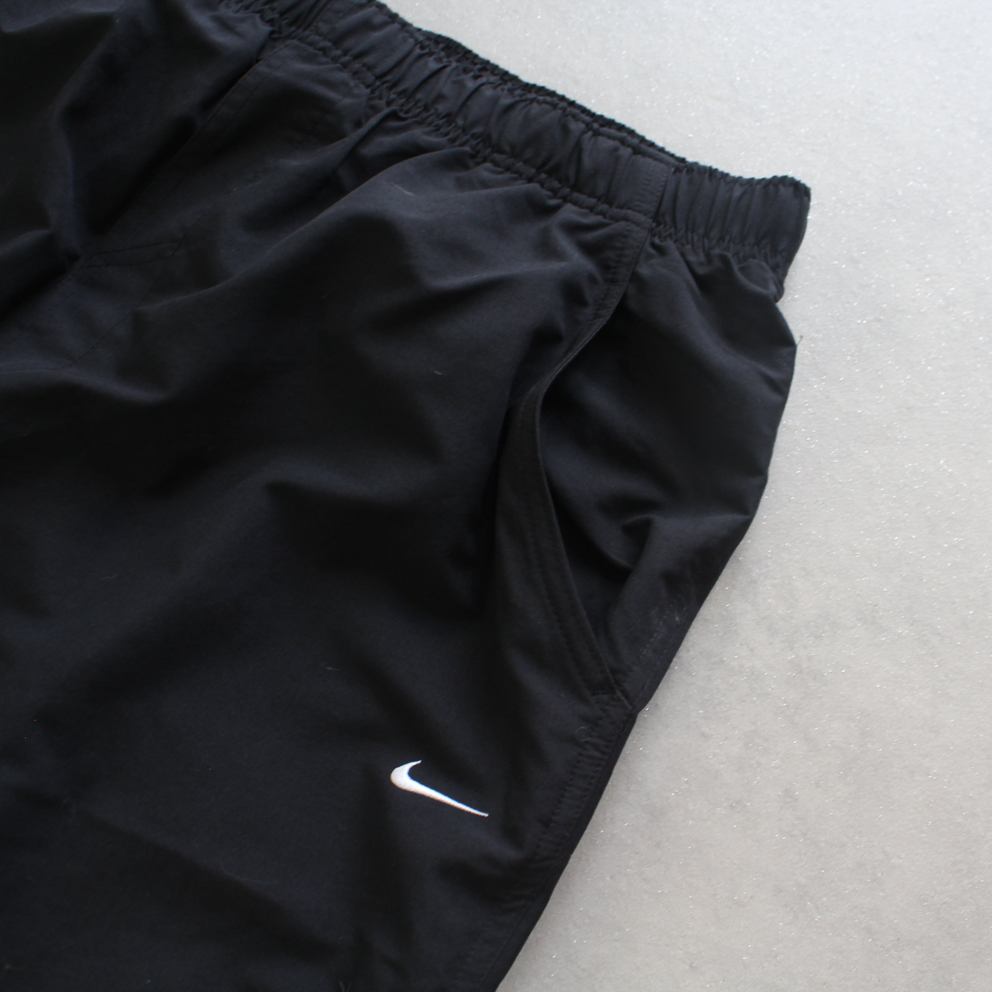 RARE 2000s Trackpants Black-Maverick
