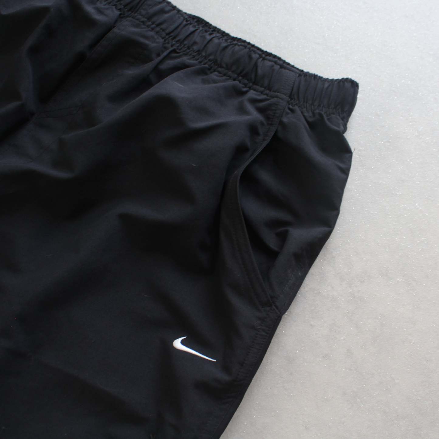 RARE 2000s Trackpants Black-Maverick