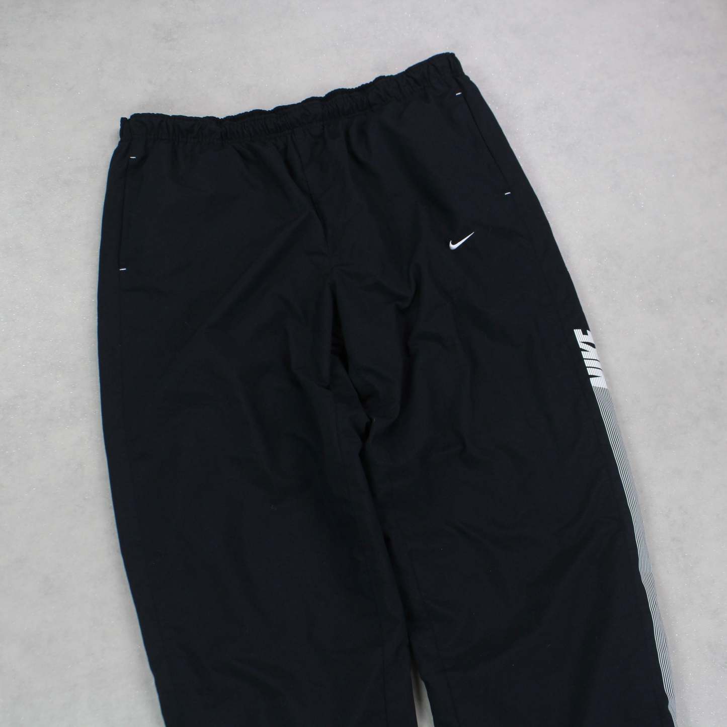 RARE 00s Trackpants Black-Maverick