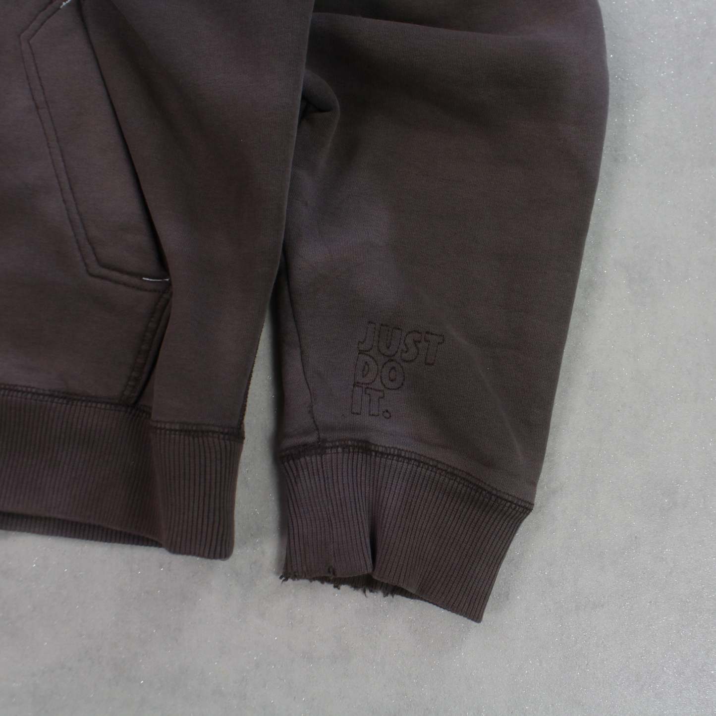 VERY RARE 2000s  Zip Up Hoodie Brown-Maverick