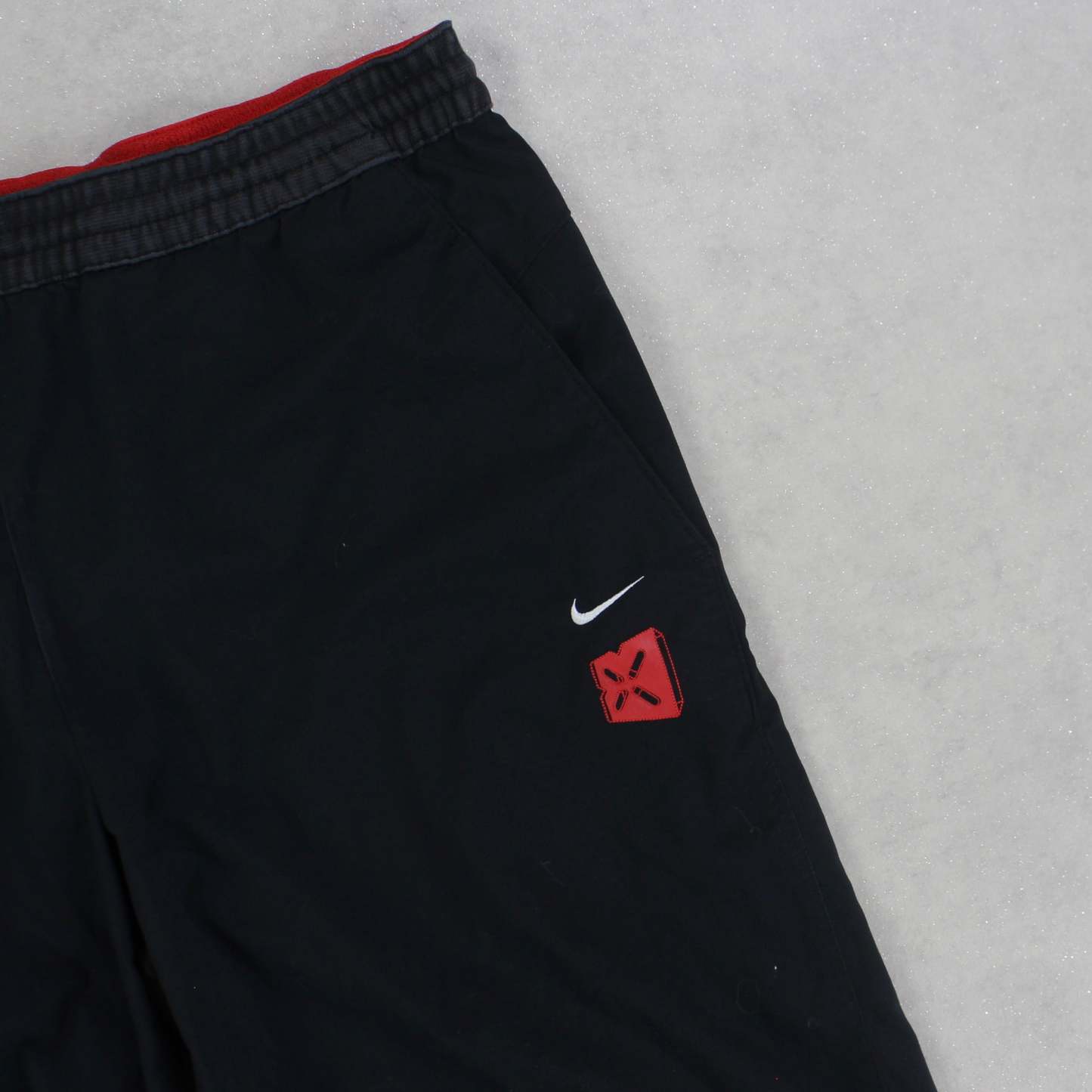 RARE 00s Trackpants Black-Maverick