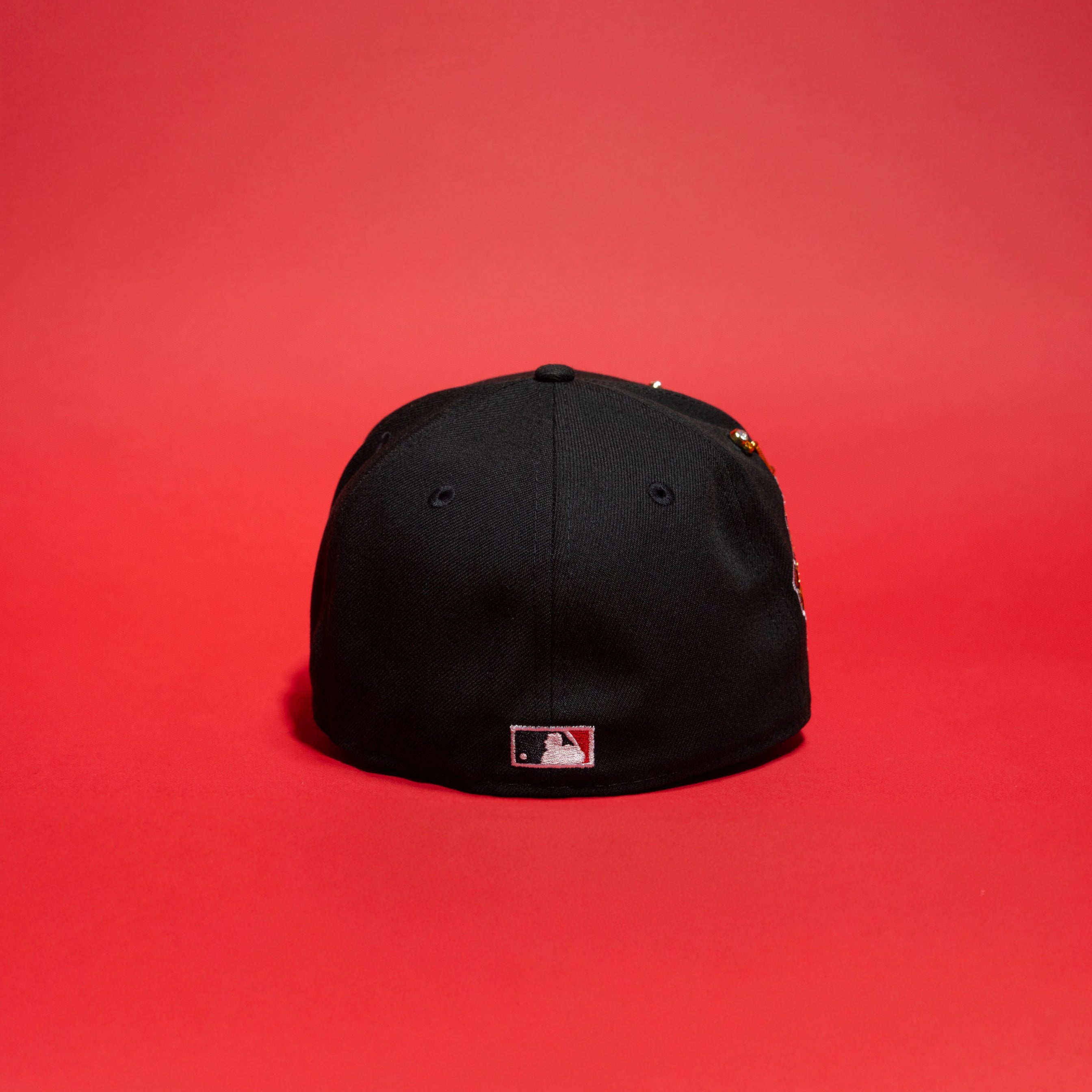 NEW ERA 59FIFTY BLACK ATLANTA BRAVES W/ 1995 WORLD SERIES SIDE PATCH-Maverick