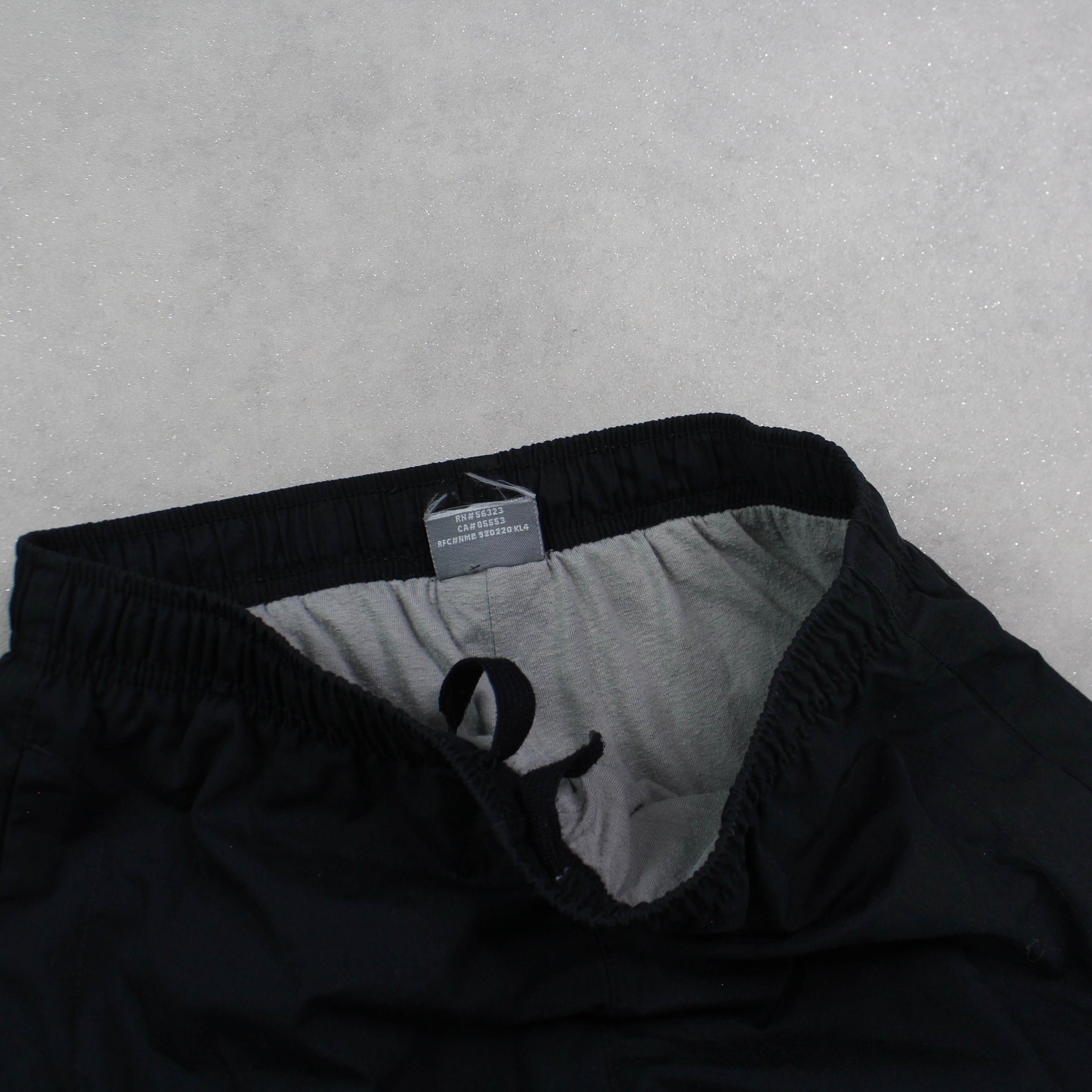 RARE 2000s Trackpants Black-Maverick