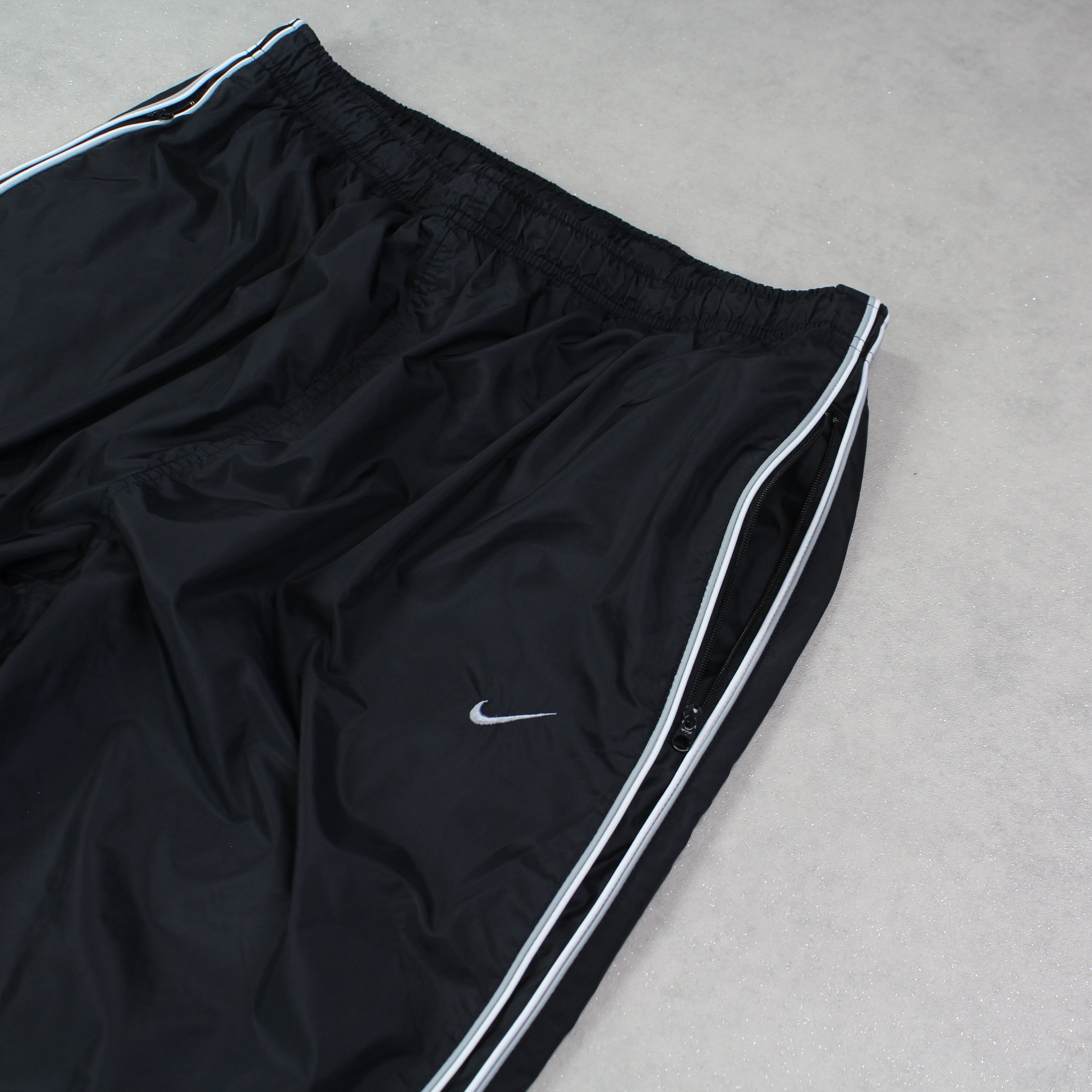 SUPER RARE 2000s Trackpants Black-Maverick
