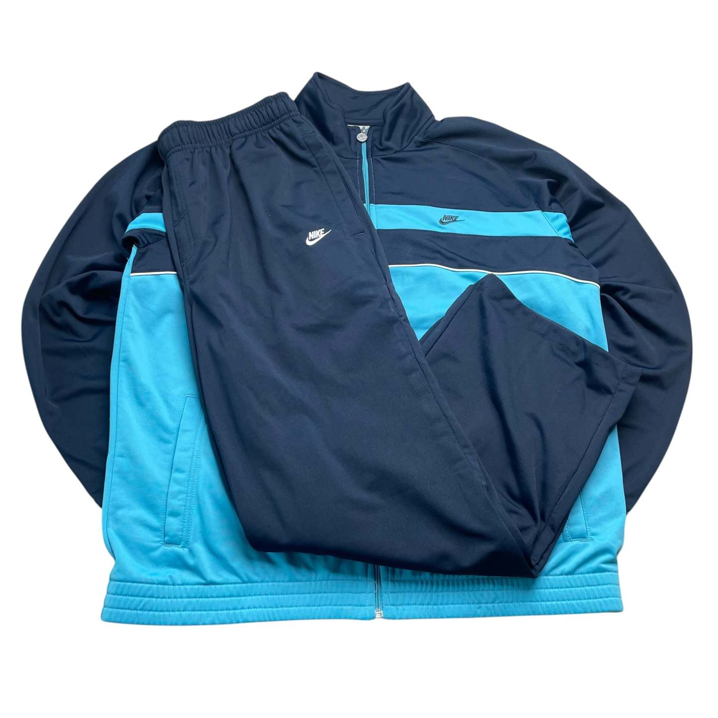 Tracksuit-Maverick