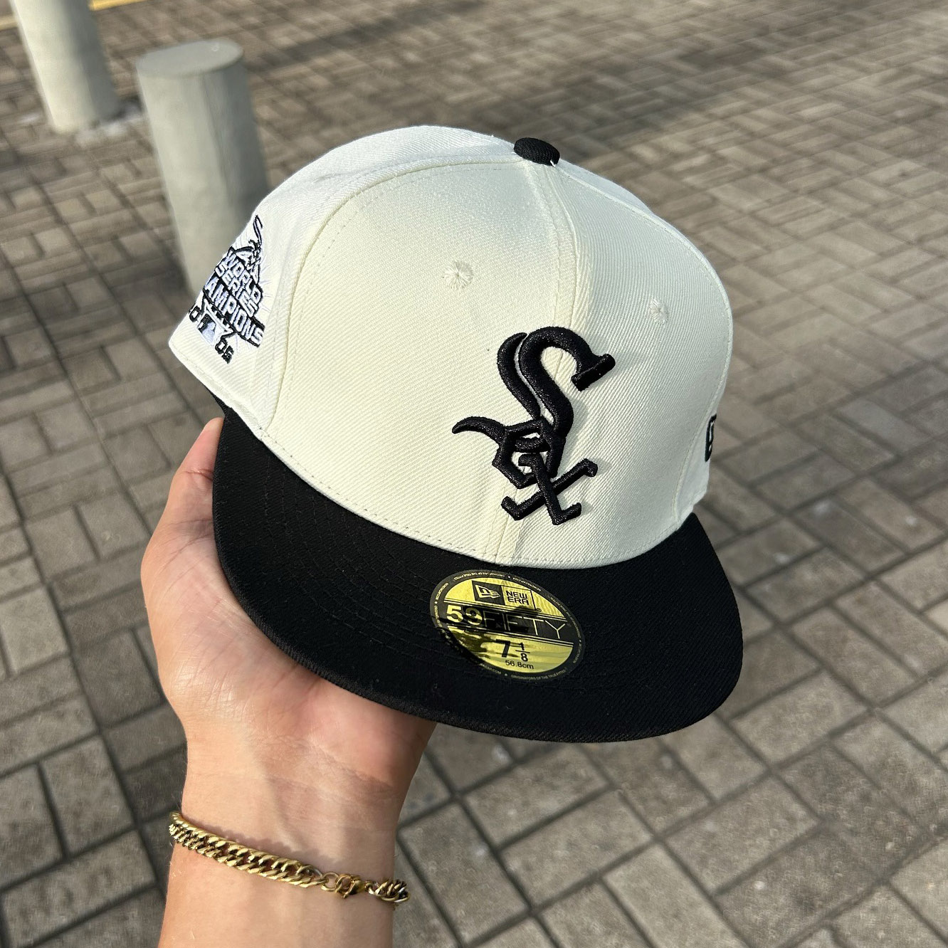 NEW ERA CHICAGO WHITE SOX WHITE/BLACK 2005 WORLD SERIES TWO-TONE EMBROIDERED CASUAL BASEBALL CAP-Maverick
