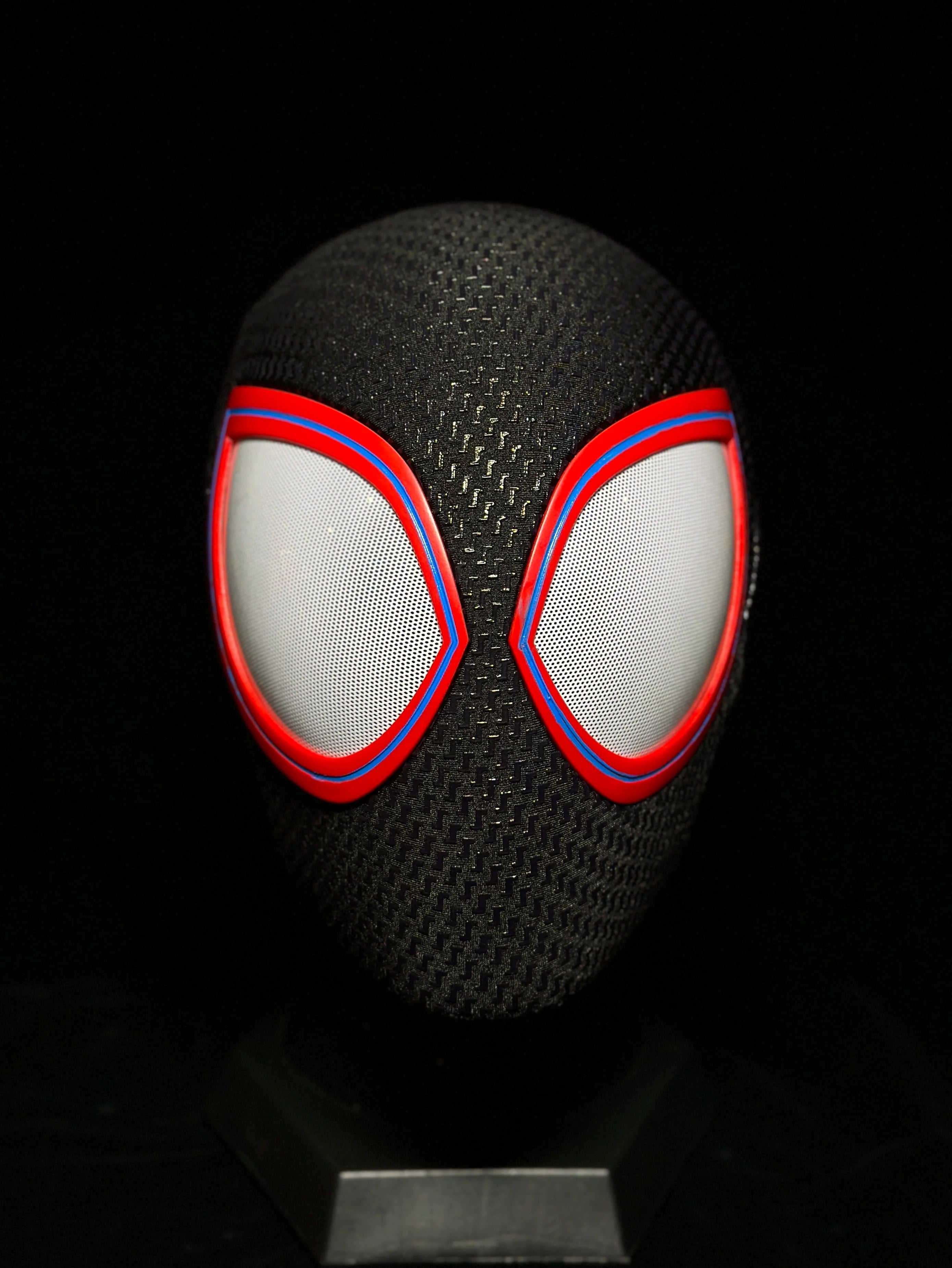 Big Lenses Black&Red Face Shell Mask