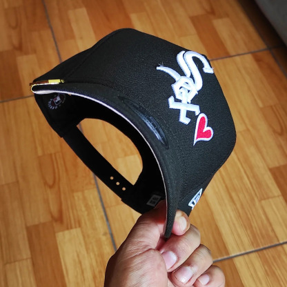 NEW ERA CHICAGO WHITE SOX HEART BLACK COLLECTION EMBROIDERED CASUAL BASEBALL CAP-Maverick