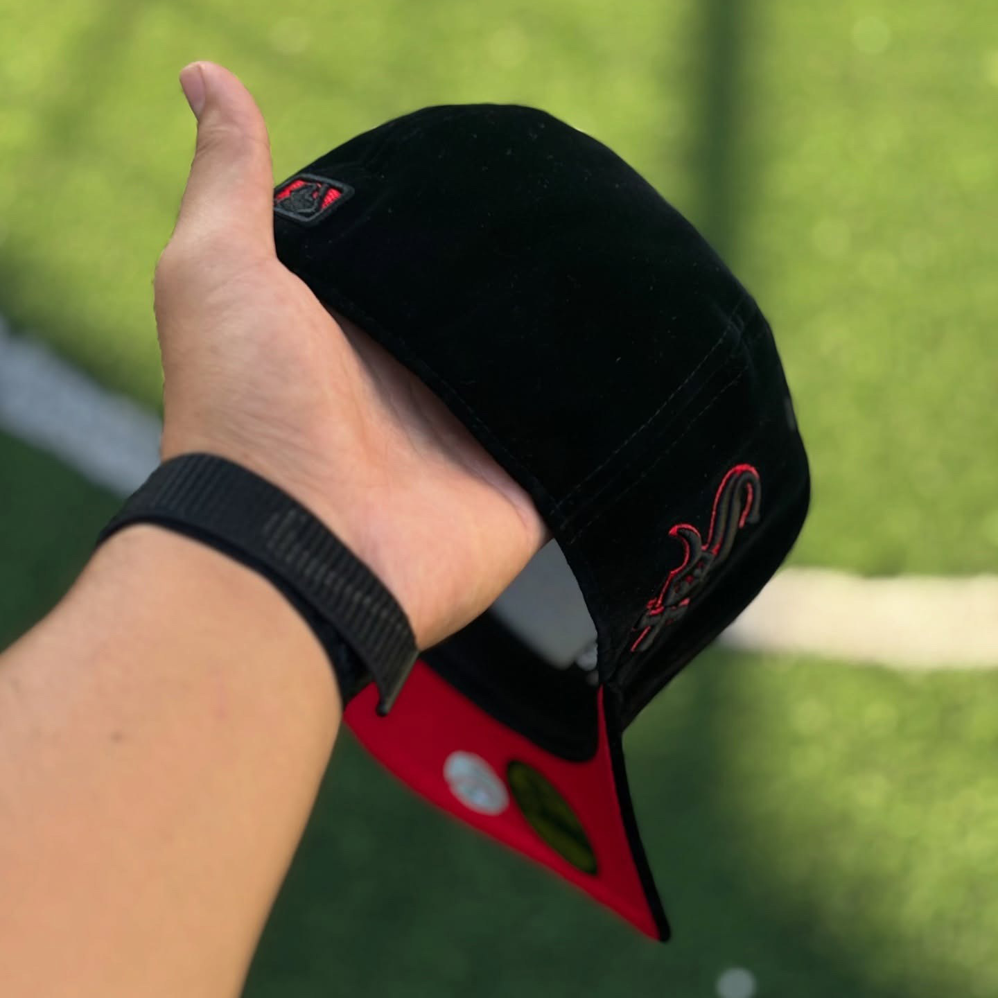 NEW ERA  CHICAGO WHITE SOX MLB BLACK VELVET & RED UV EMBROIDERED CASUAL BASEBALL CAP-Maverick