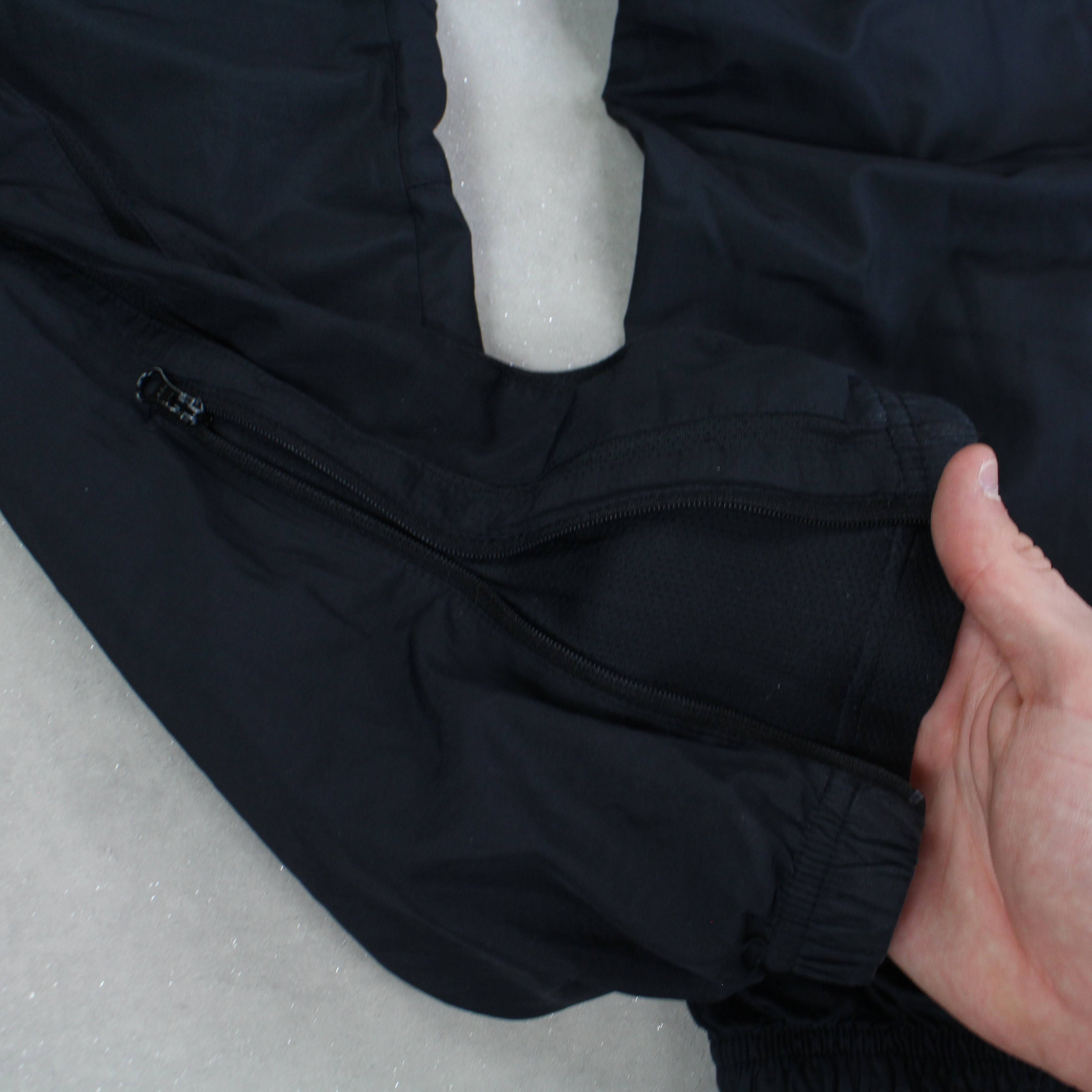 RARE 2000s Trackpants Black-Maverick