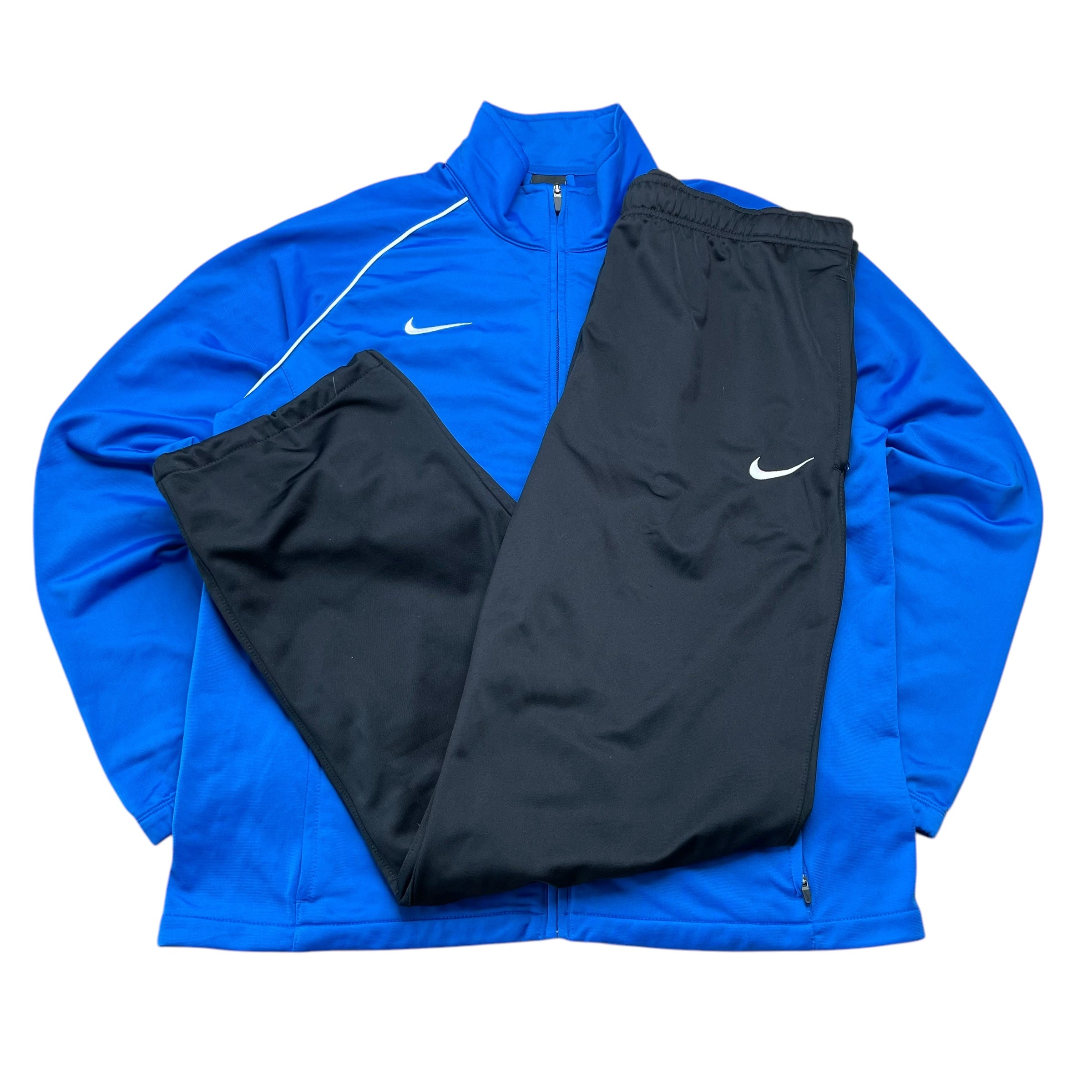 Tracksuit-Maverick