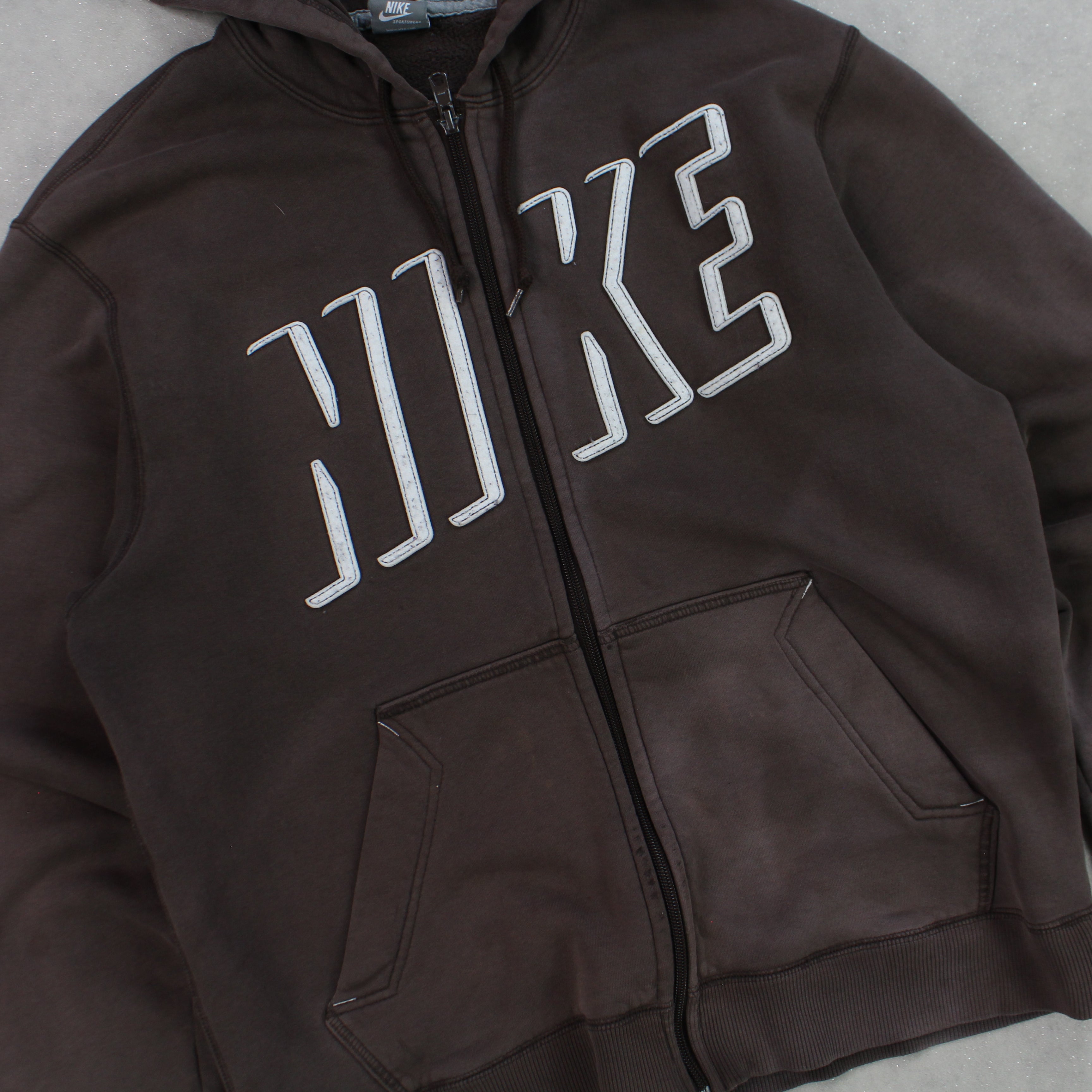 VERY RARE 2000s  Zip Up Hoodie Brown-Maverick