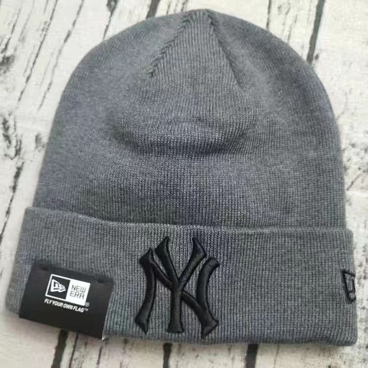 NEW ERA NEW YORK YANKEES EMBROIDERED CUFFED KNIT HAT-Maverick