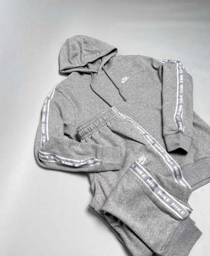   Tracksuit Europa-Maverick