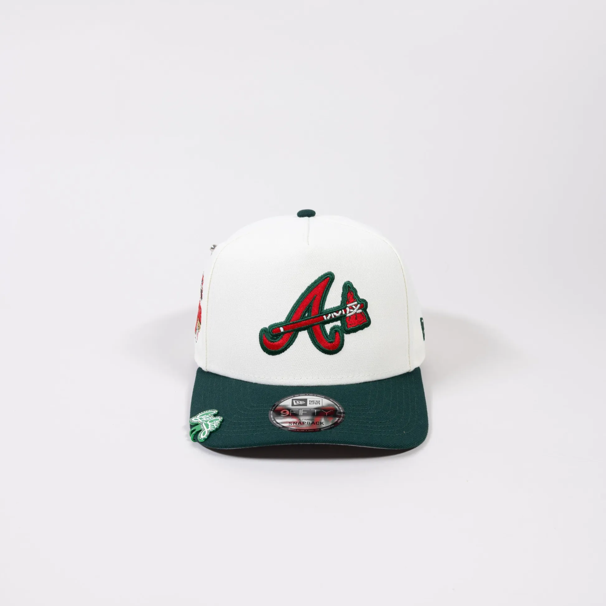NEW ERA EXCLUSIVE 9FIFTY A-FRAME CHROME/ FOREST GREEN ATLANTA BRAVES SNAPBACK W/ 2000 ALL STAR GAME SIDE PATCH-Maverick