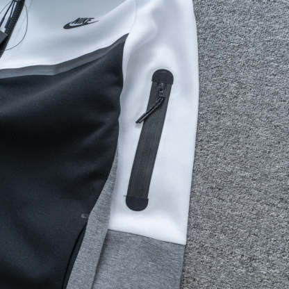   Tech Fleece White and Black