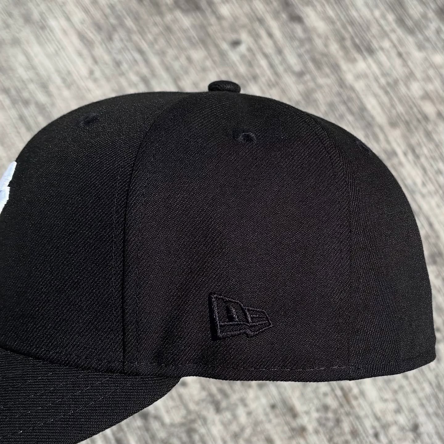 NEW ERA NEW YORK YANKEES SUBWAY SERIES 2000 BLACK EMBROIDERED CASUAL BASEBALL CAP-Maverick