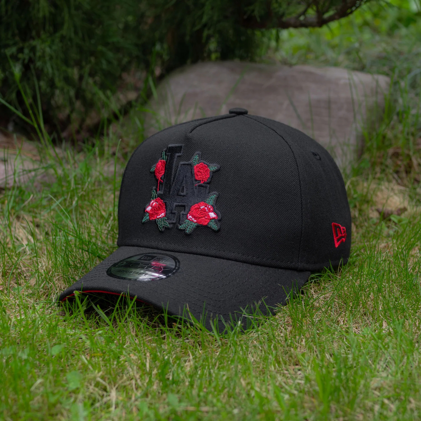 NEW ERA 9FORTY A-FRAME LOS ANGELES DODGERS ROSES BLACK / SCARLET UV SNAPBACK CA-Maverick