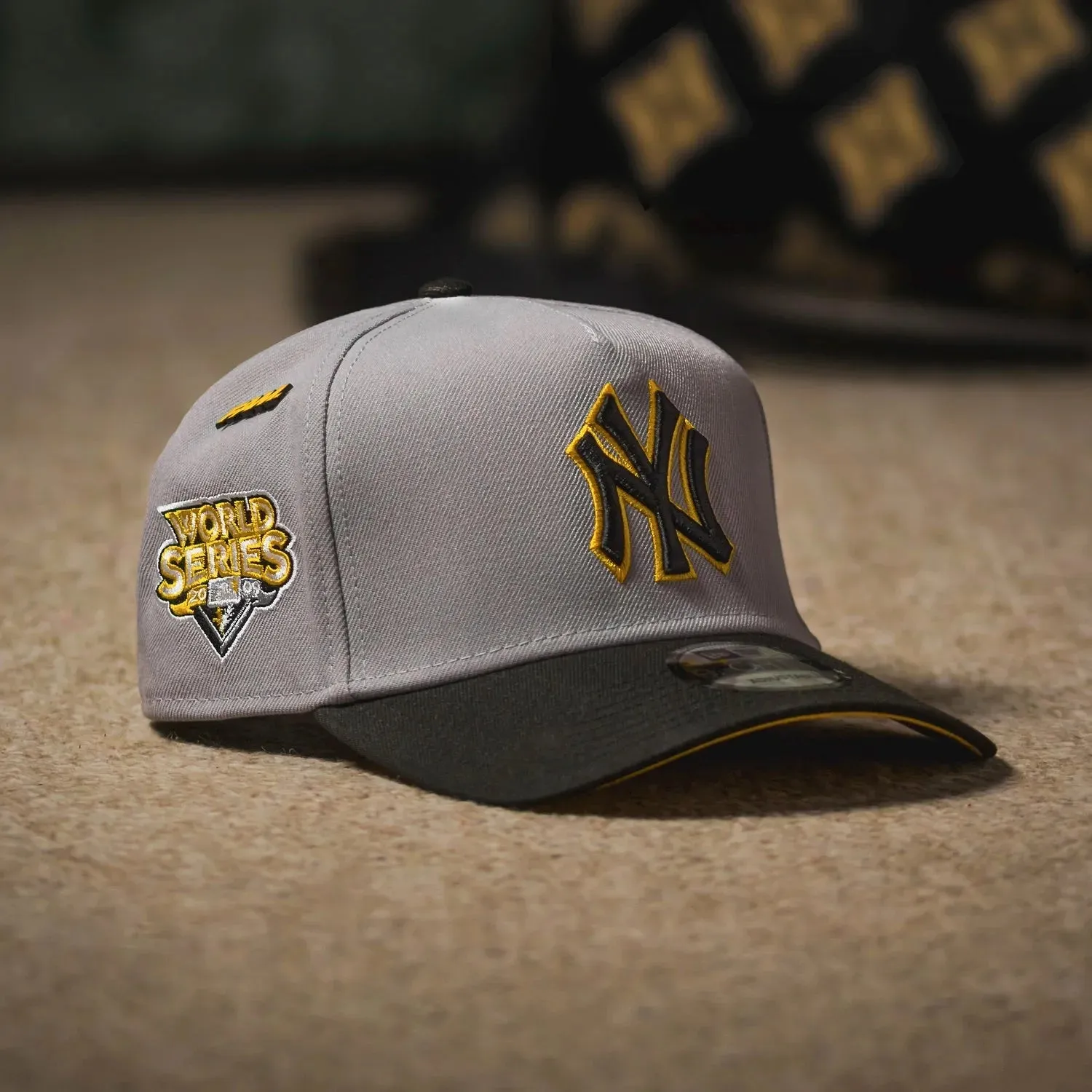 NEW ERA 9FORTY NEW YORK YANKEES WORLD SERIES 2009 TWO TONE / YELLOW UV-Maverick