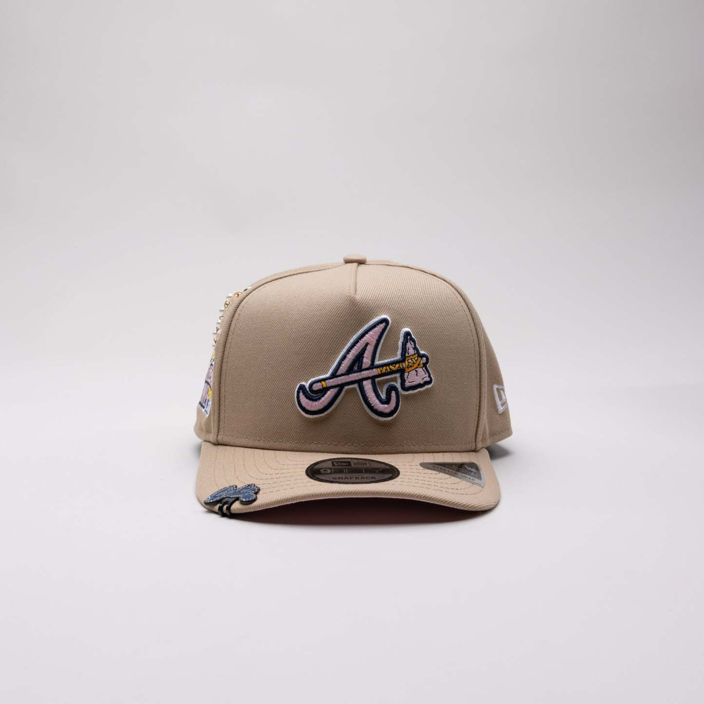NEW ERA EXCLUSIVE 9FIFTY A-FRAME LIGHT KHAKI ATLANTA BRAVES SNAPBACK W/ 2000 ALL STAR GAME SIDE PATCH-Maverick