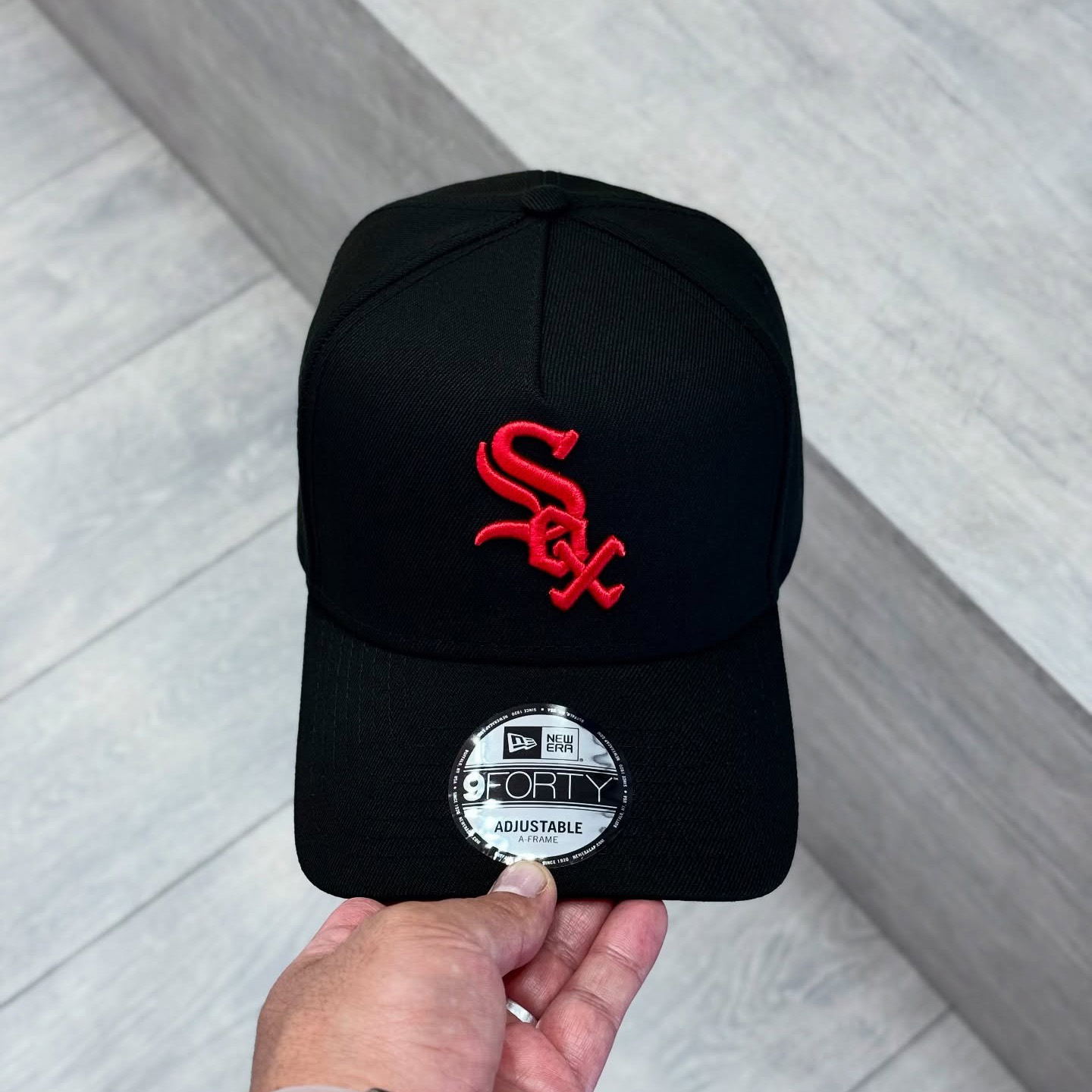 NEW ERA CHICAGO WHITE SOX COMISKEY PARK BLACK AND RED EMBROIDERED CASUAL BASEBALL CAP-Maverick