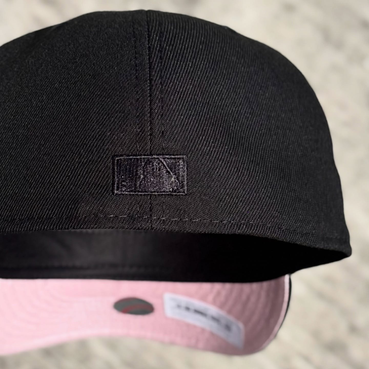 NEW ERA NEW YORK YANKEES WORLD SERIES 1999 BLACK PINK EDITION EMBROIDERED CASUAL BASEBALL CAP-Maverick