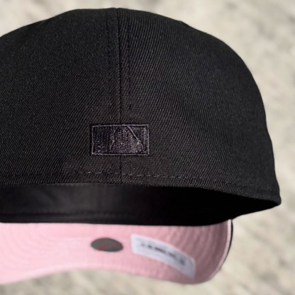 NEW ERA NEW YORK YANKEES WORLD SERIES 1999 BLACK PINK EDITION EMBROIDERED CASUAL BASEBALL CAP-Maverick