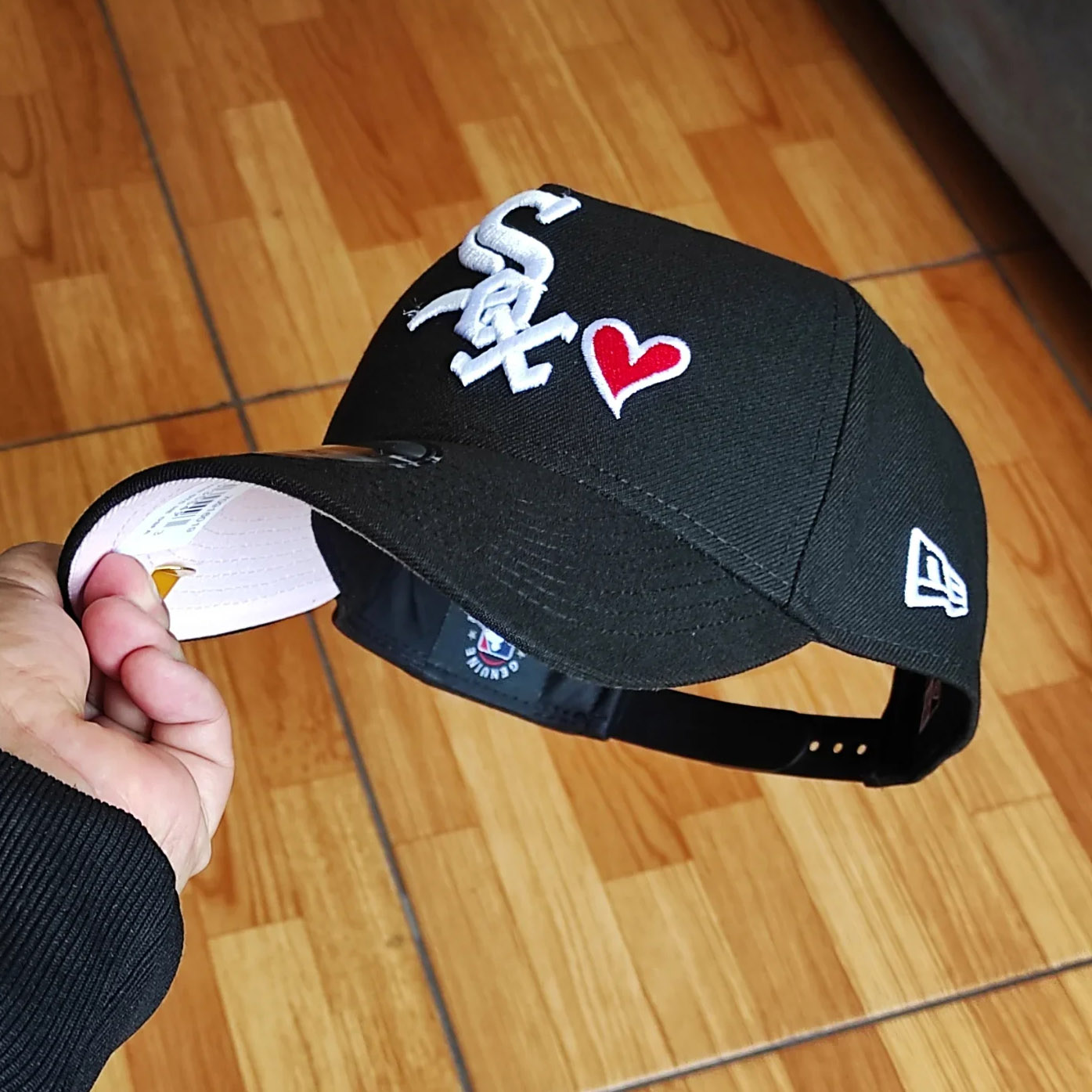 NEW ERA CHICAGO WHITE SOX HEART BLACK COLLECTION EMBROIDERED CASUAL BASEBALL CAP-Maverick