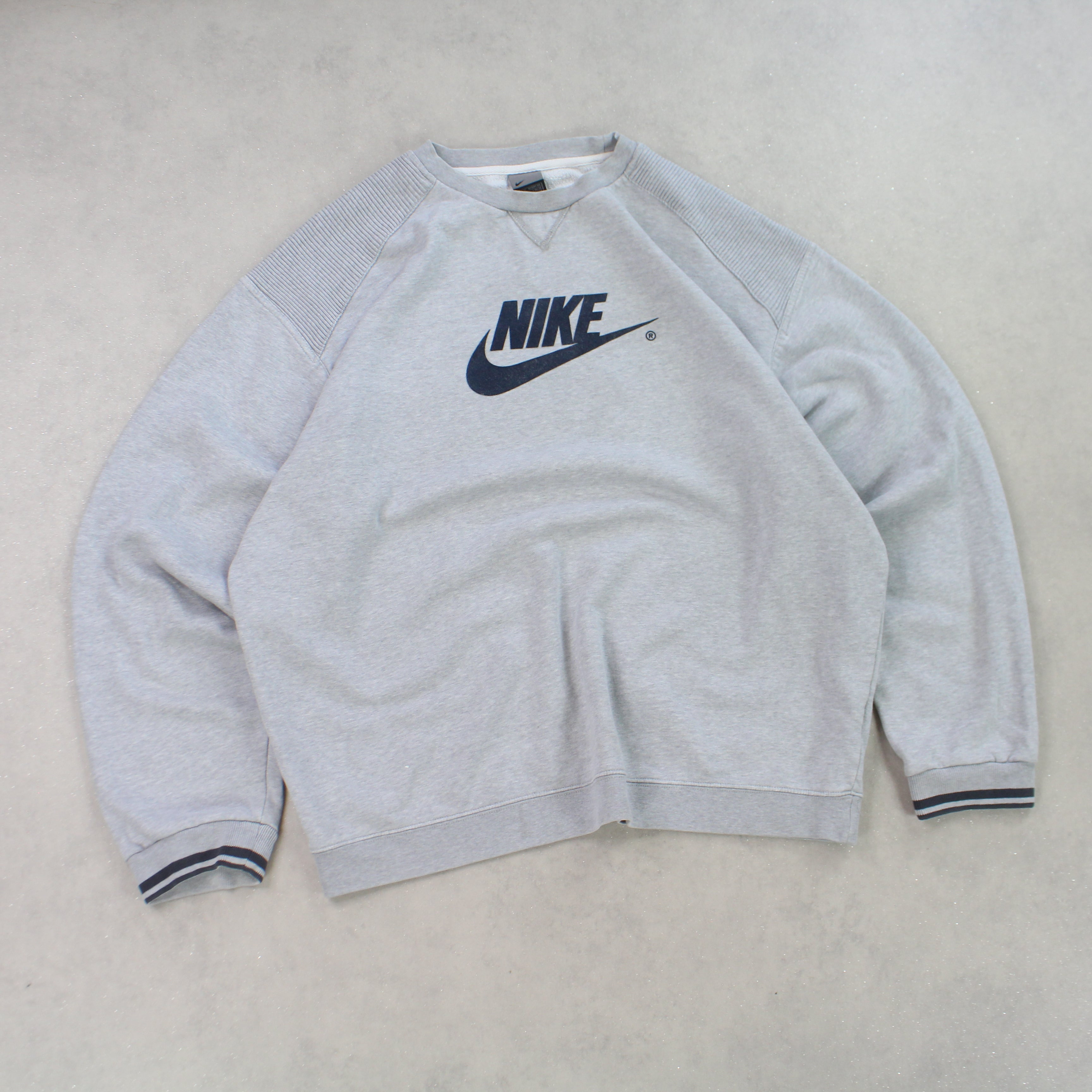 RARE 2000s Heavyweight  Sweatshirt Grey-Maverick