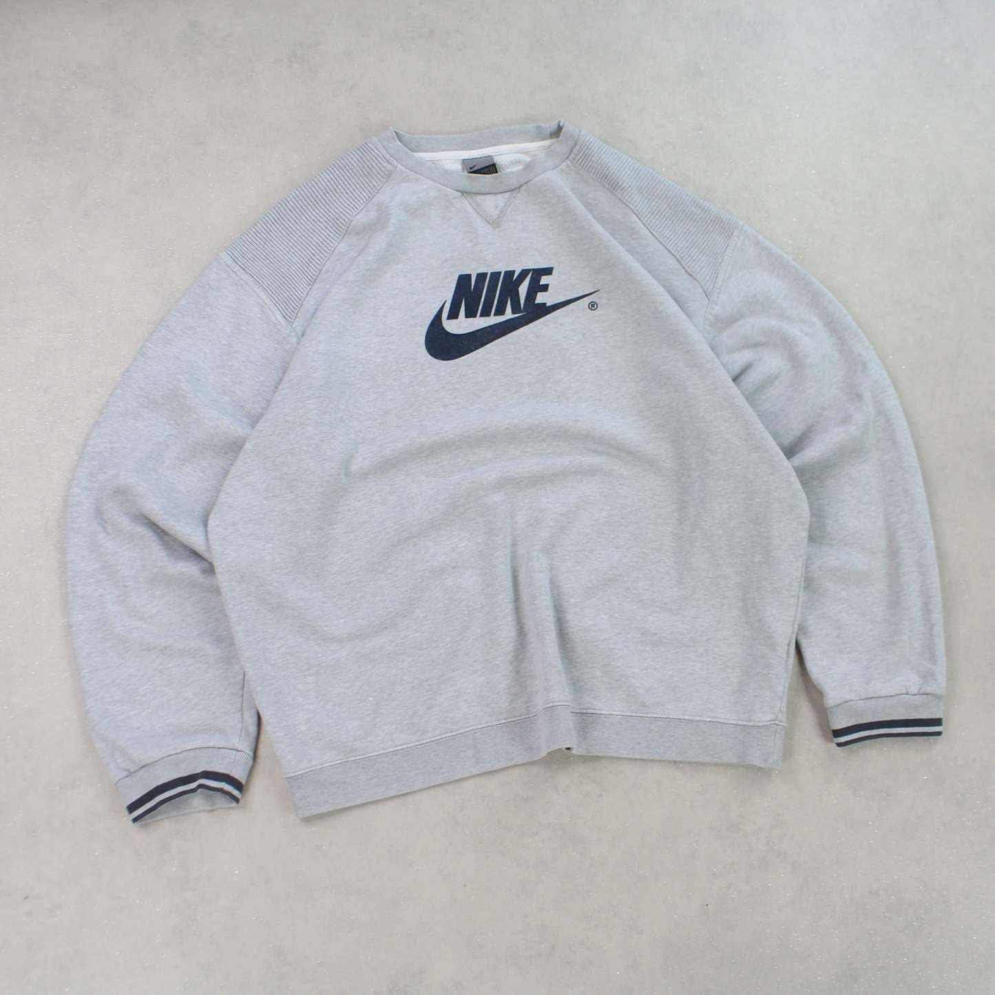 RARE 2000s Heavyweight  Sweatshirt Grey-Maverick