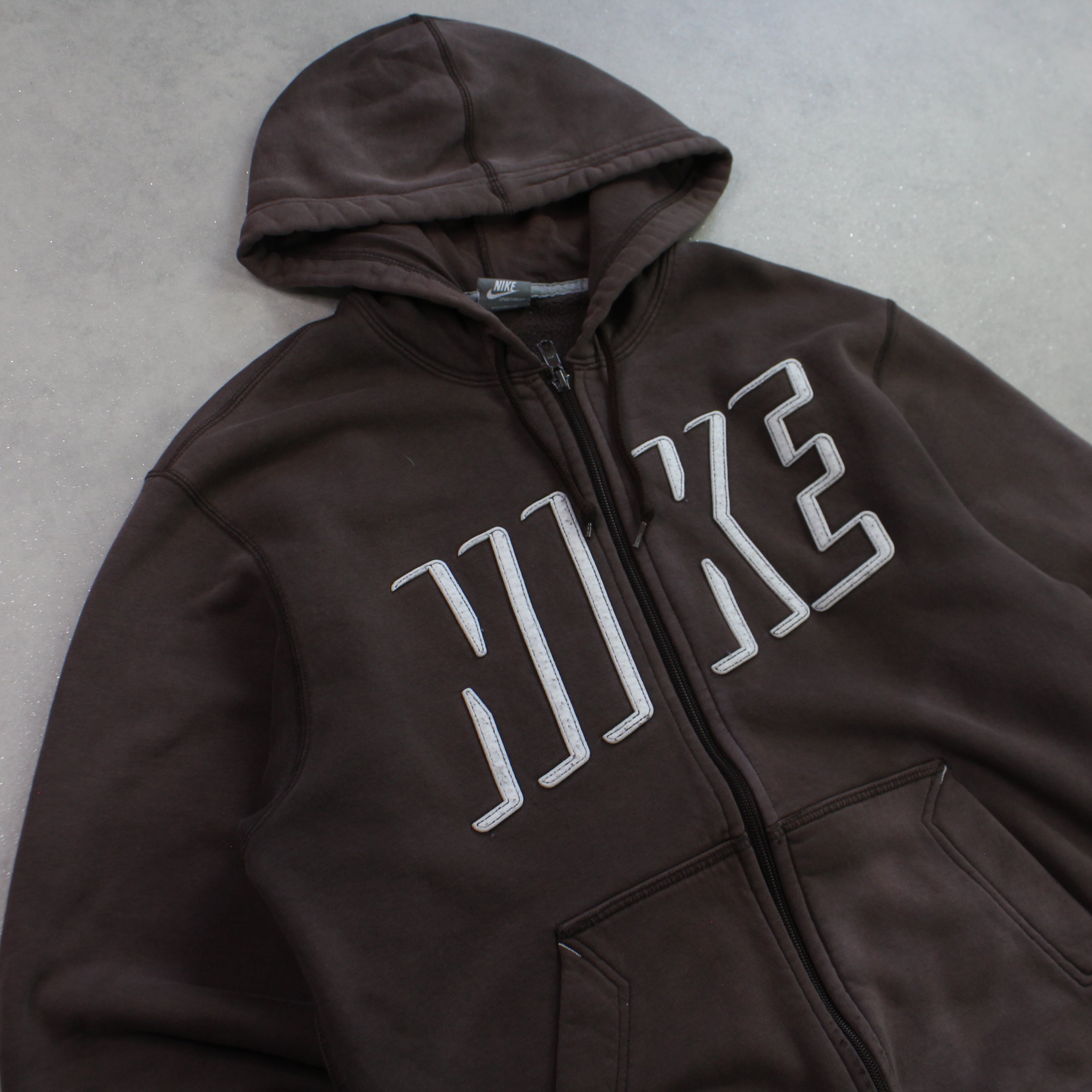 VERY RARE 2000s  Zip Up Hoodie Brown-Maverick