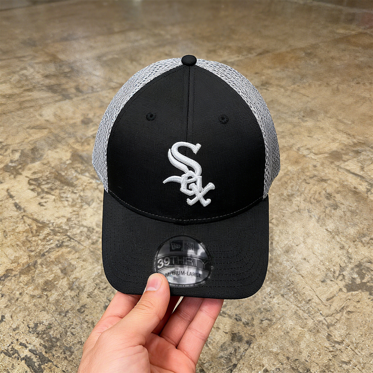 NEW ERA 9FORTY A MLB CHICAGO WHITE SOX. GRAY SPELL BLACK 94 MESH BASEBALL CAP-Maverick