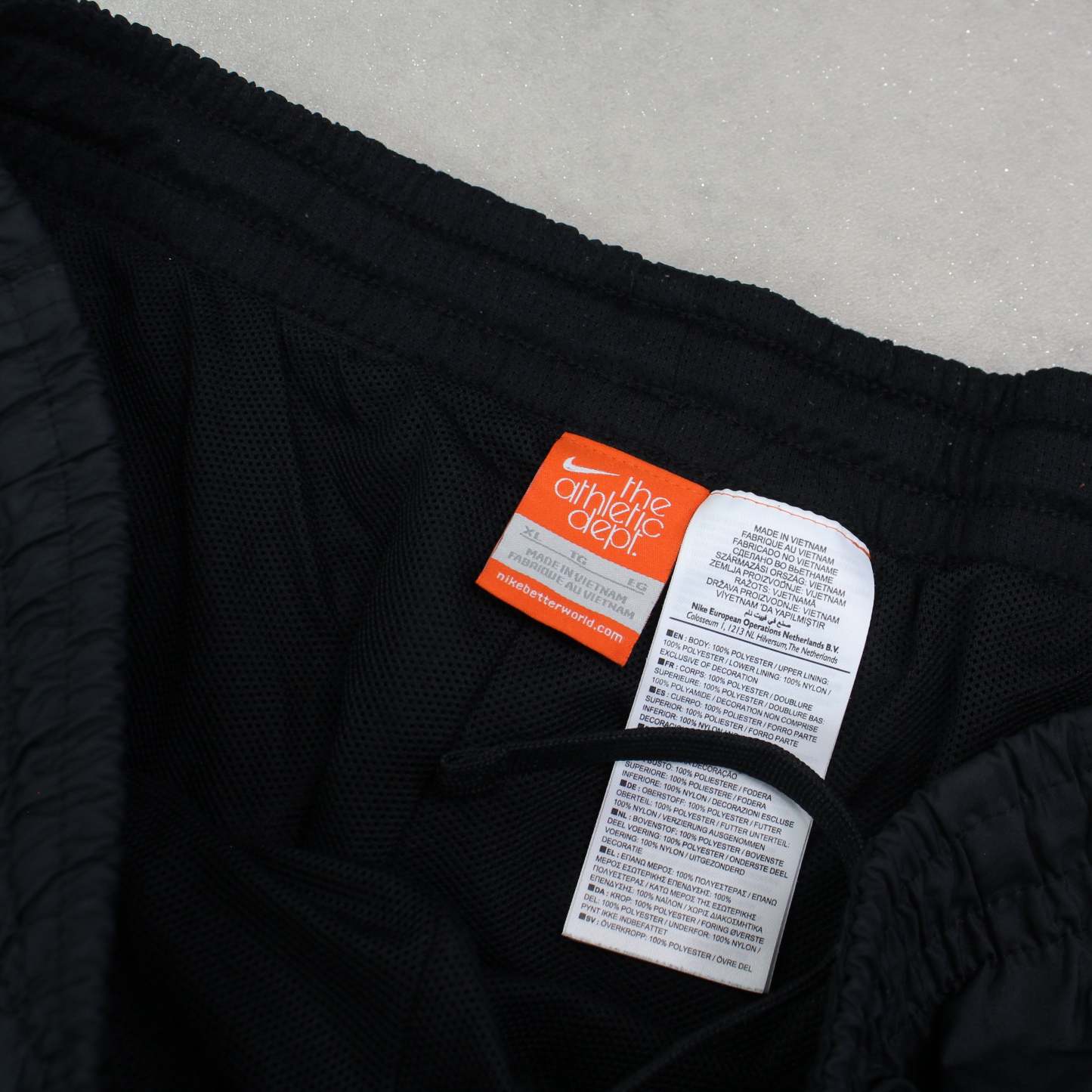 RARE 2000s Trackpants Black-Maverick