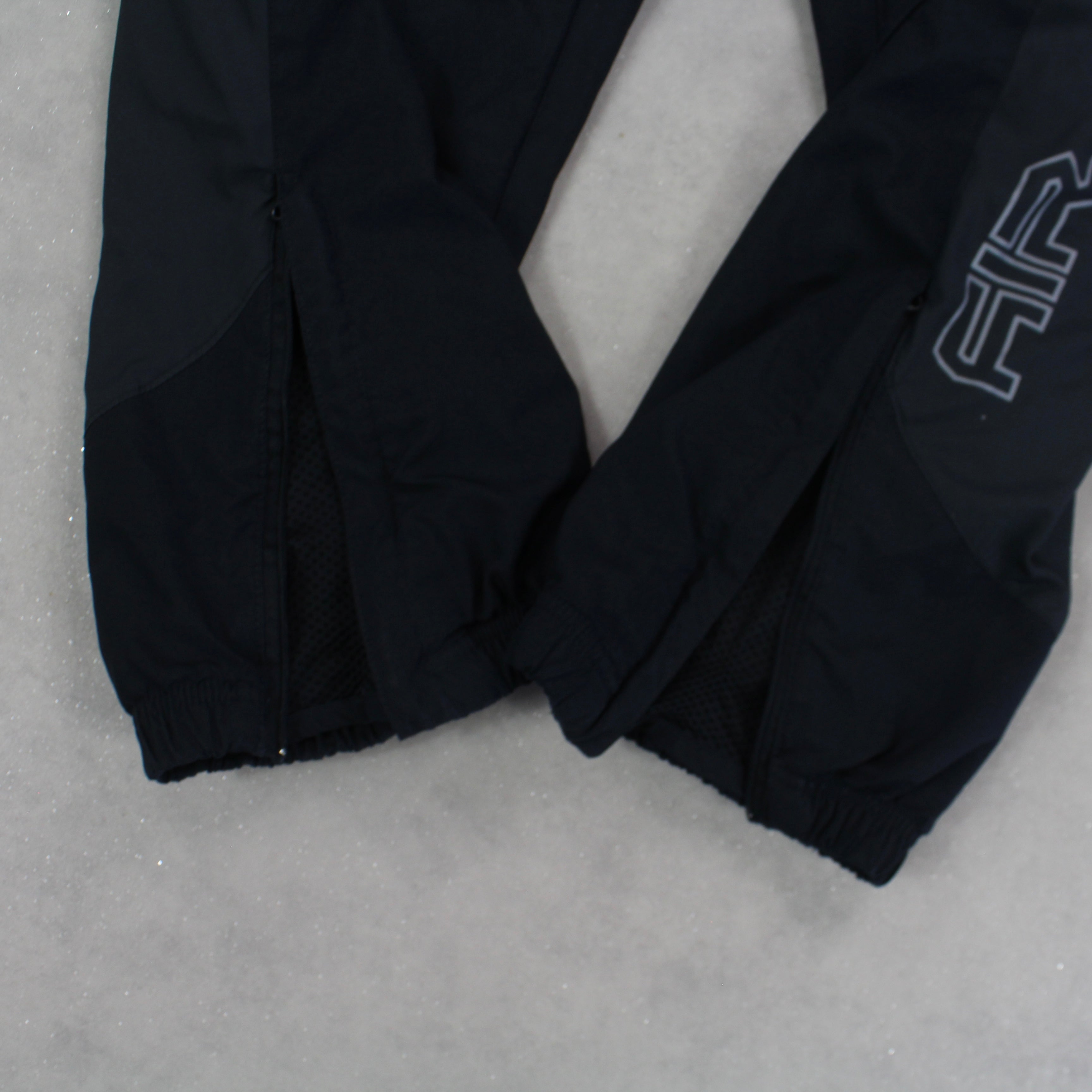 RARE 2000s Air Trackpants Black-Maverick