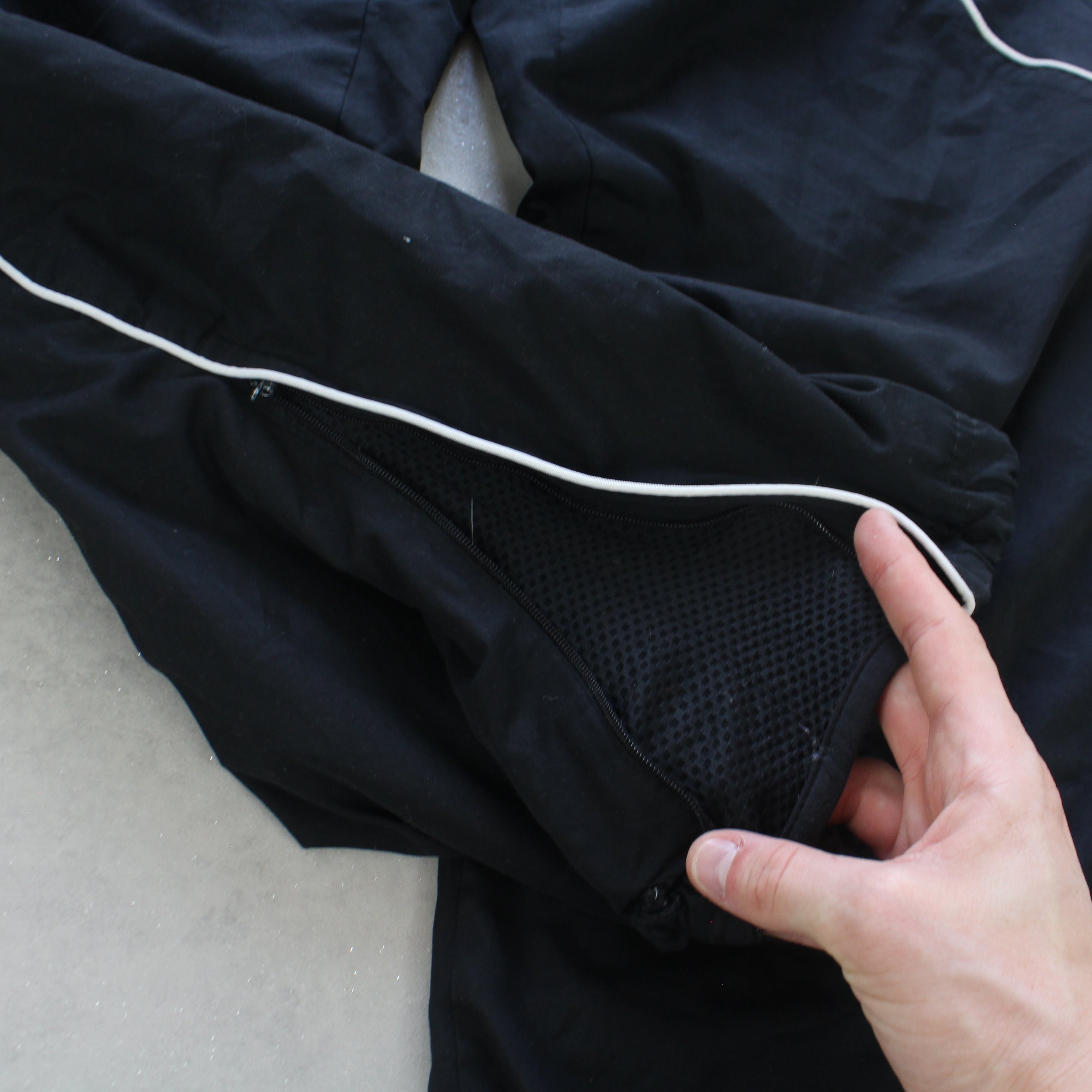 SUPER RARE 2000s Shox Trackpants Black-Maverick