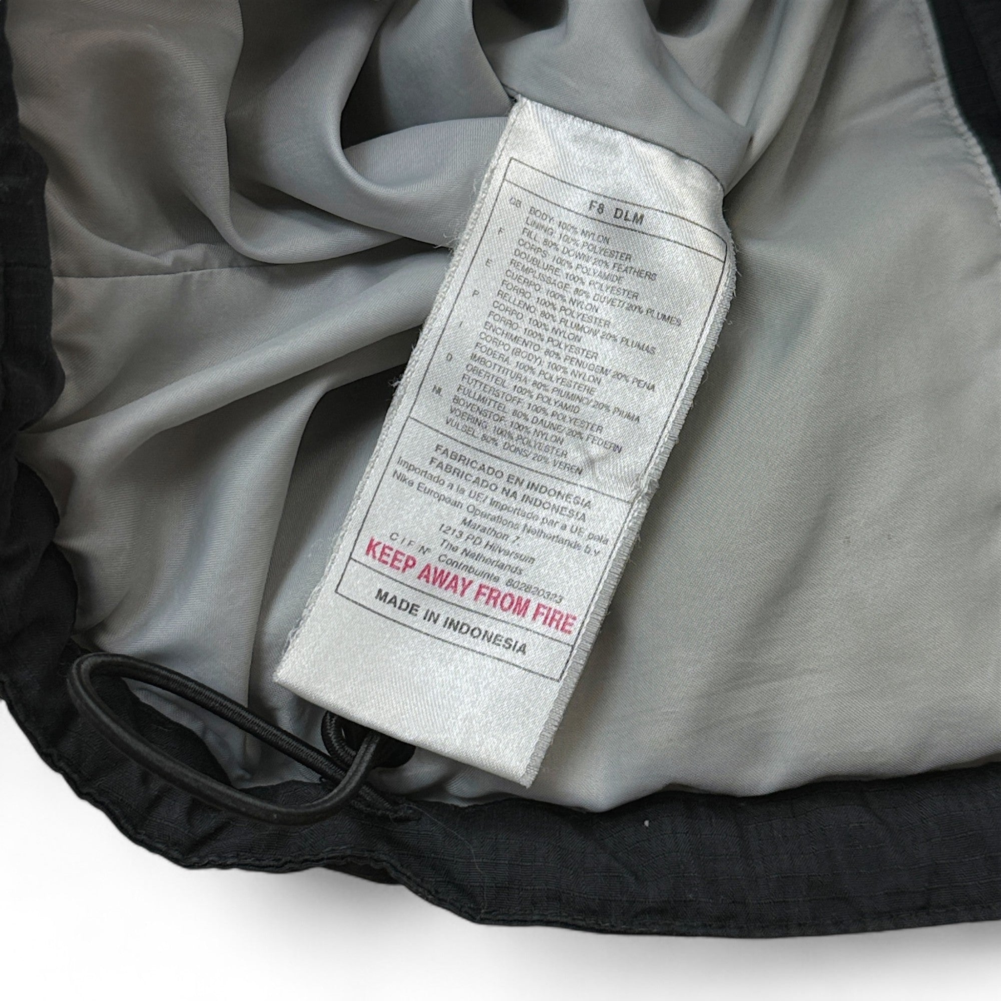 Vintage 90s Rare Down Spellout Pufferjacke Schwarz