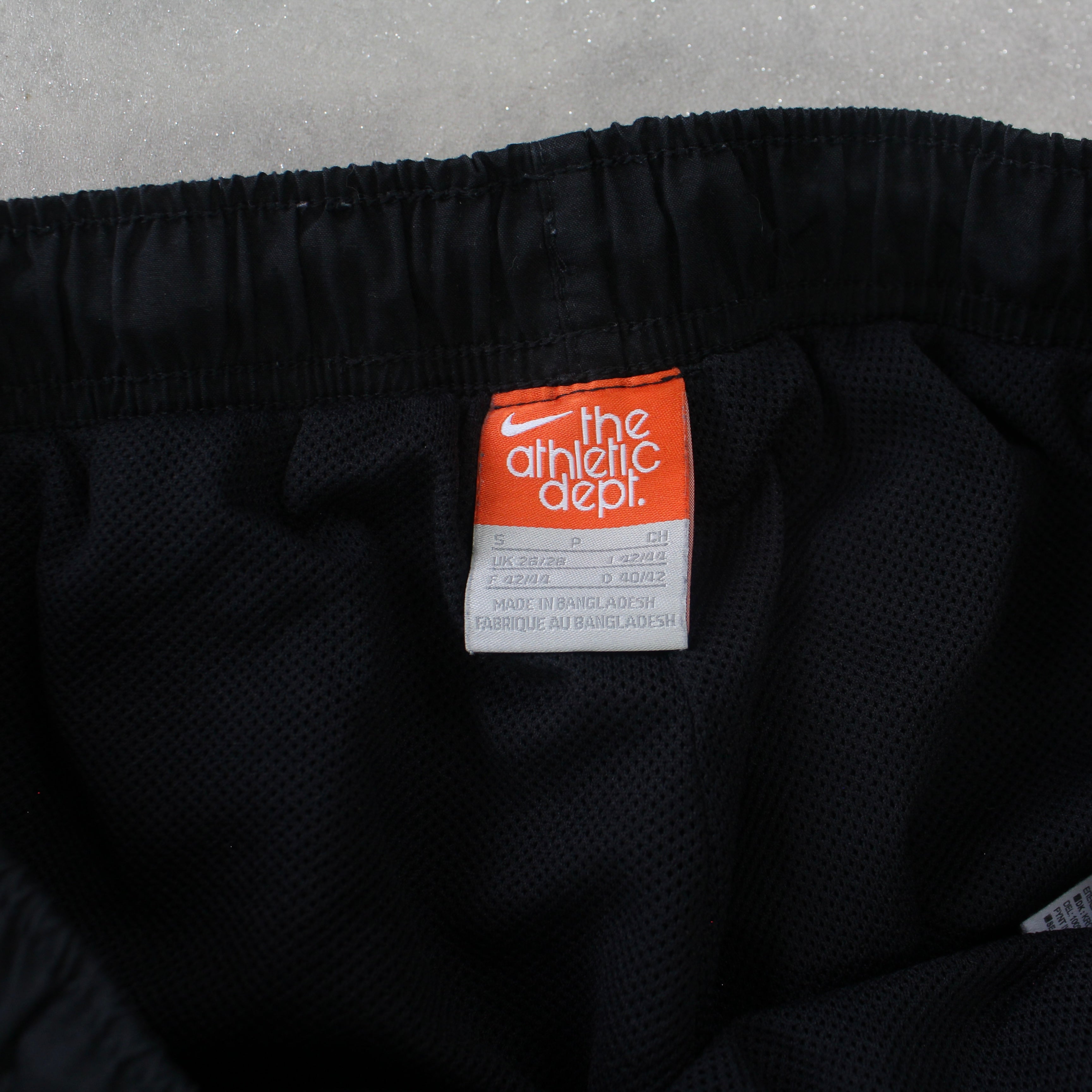 RARE 2000s Trackpants Black-Maverick