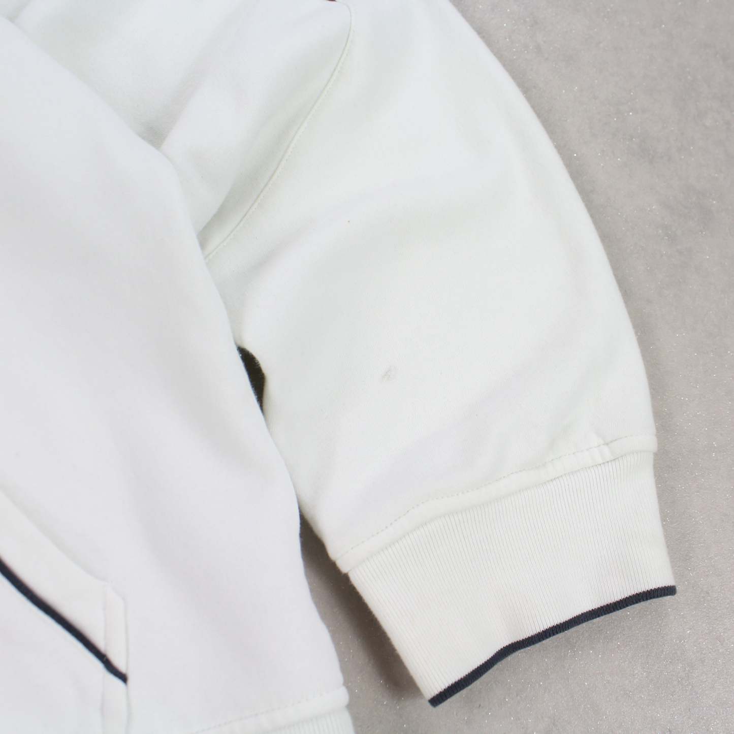 ULTRA RARE 2000s  Hoodie White-Maverick