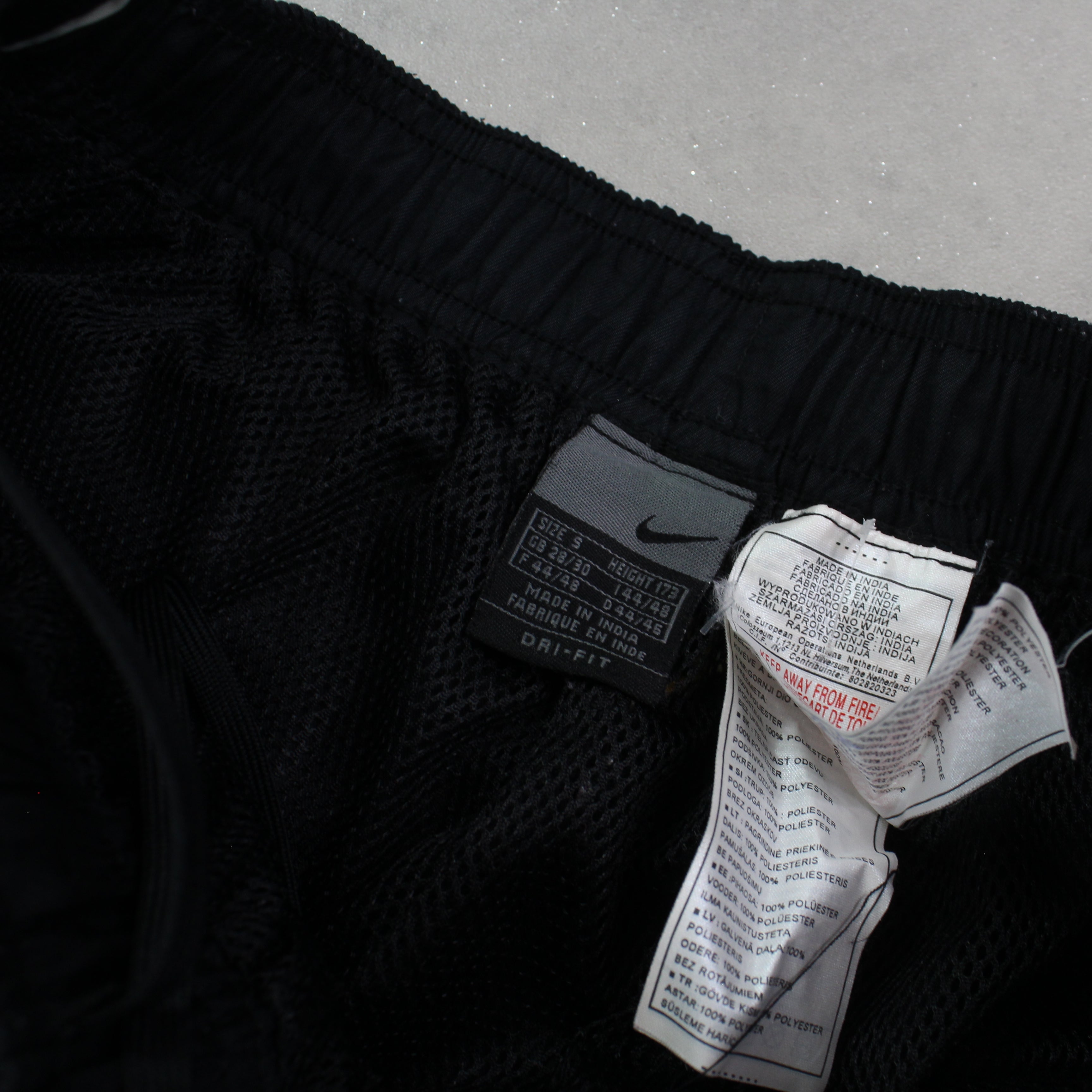 RARE 2000s Trackpants Black-Maverick