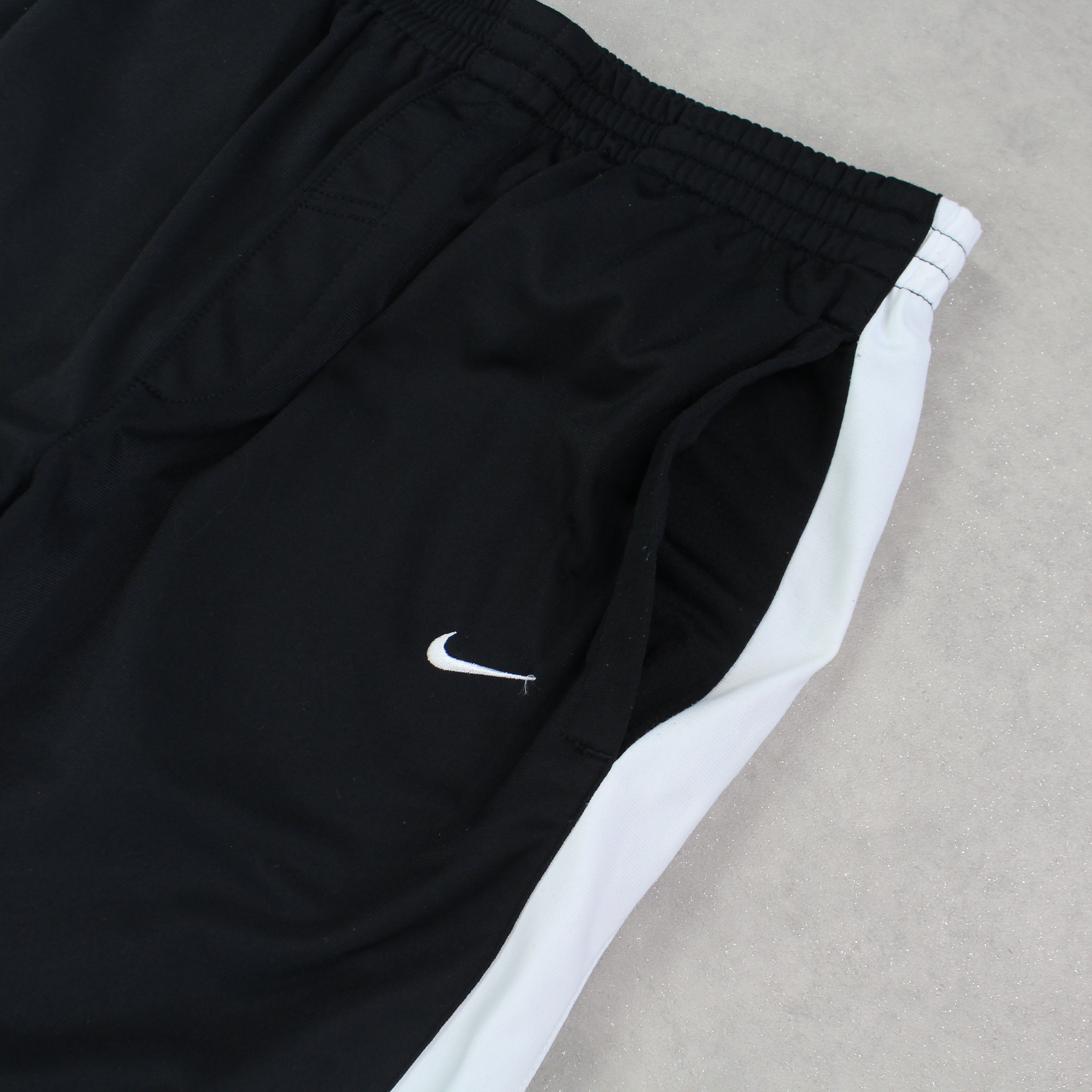 RARE 00s Trackpants Black-Maverick