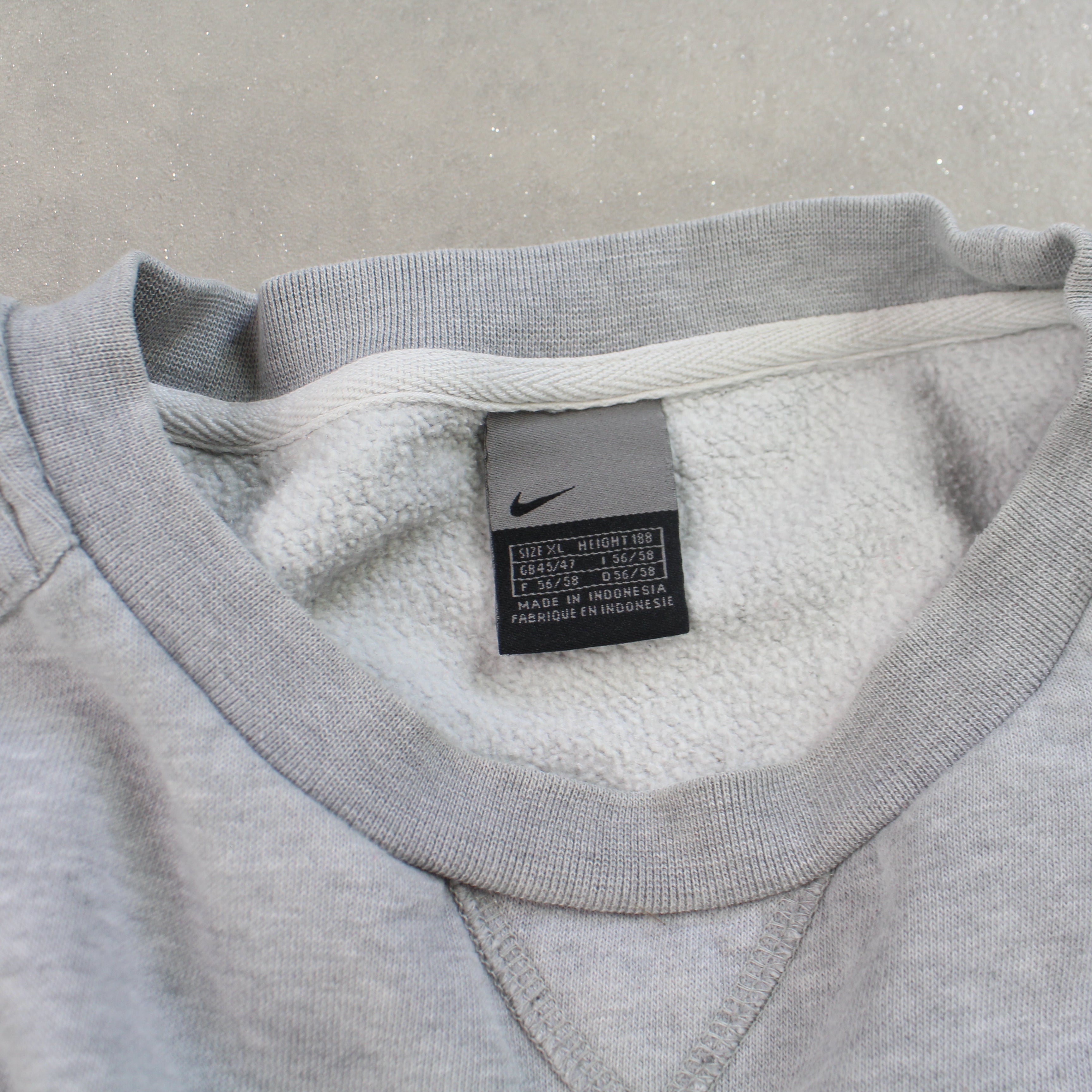 RARE 2000s Heavyweight  Sweatshirt Grey-Maverick