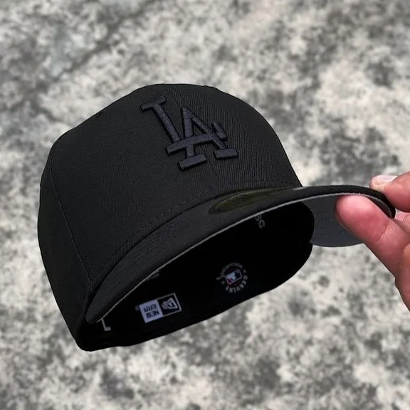 NEW ERA LA DODGERS BLACK ON BLACK EMBROIDERED CASUAL BASEBALL CAP-Maverick