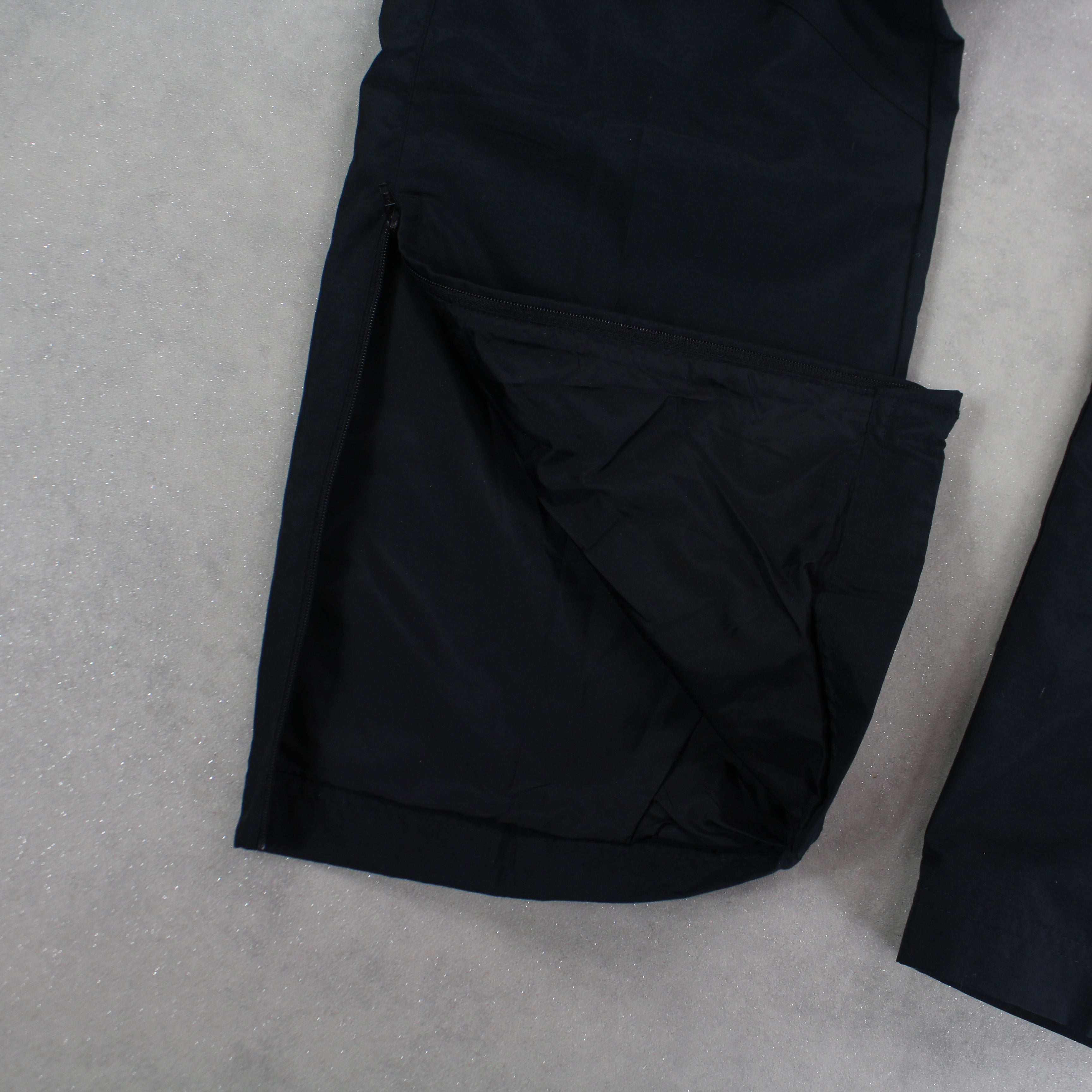 RARE 2000s Trackpants Black-Maverick