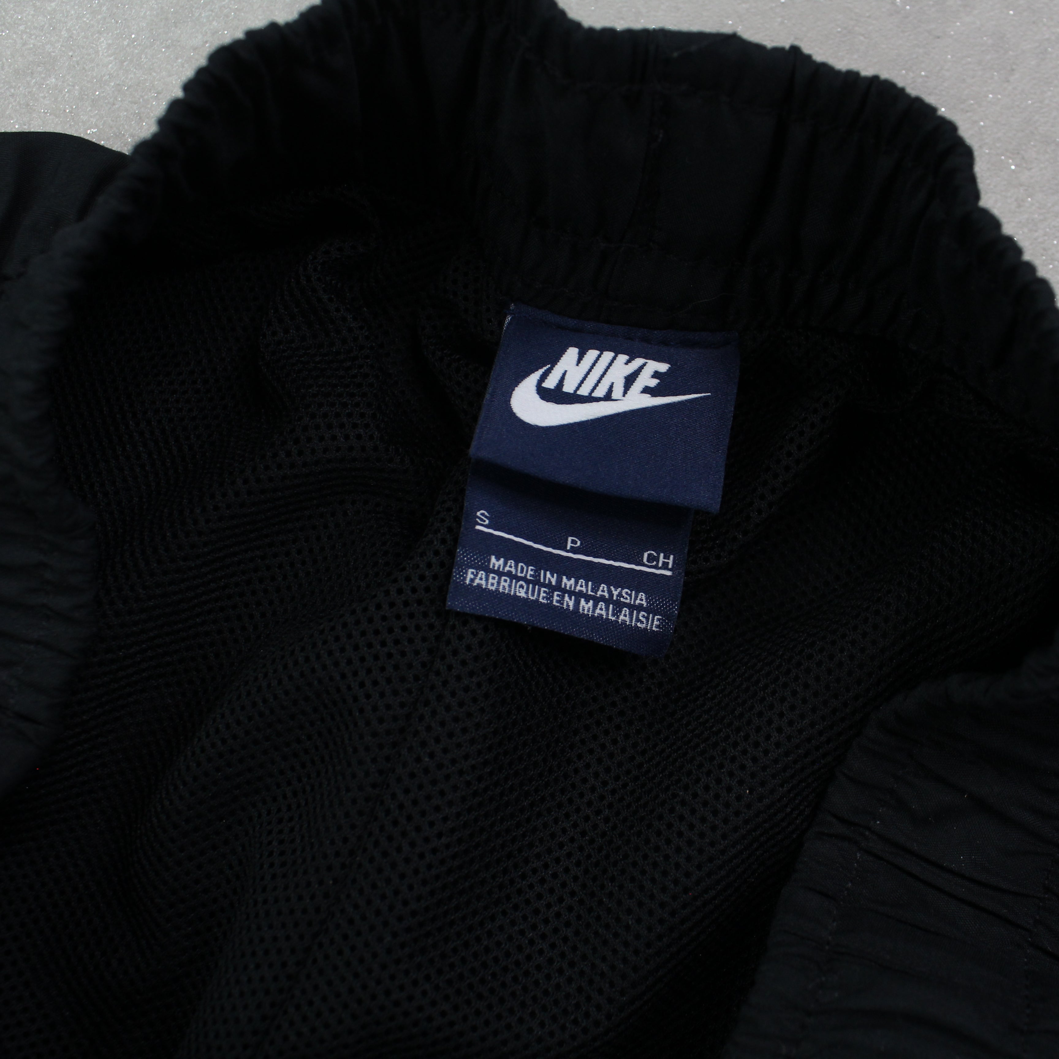 RARE 2000s Trackpants Black-Maverick