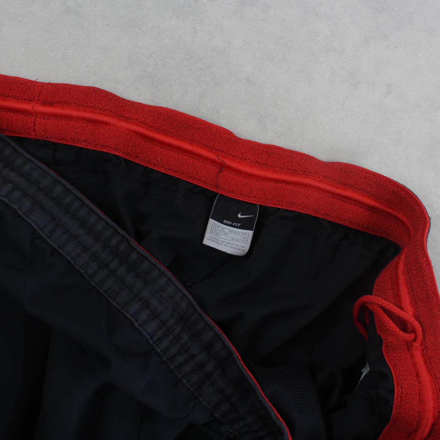 RARE 00s Trackpants Black-Maverick