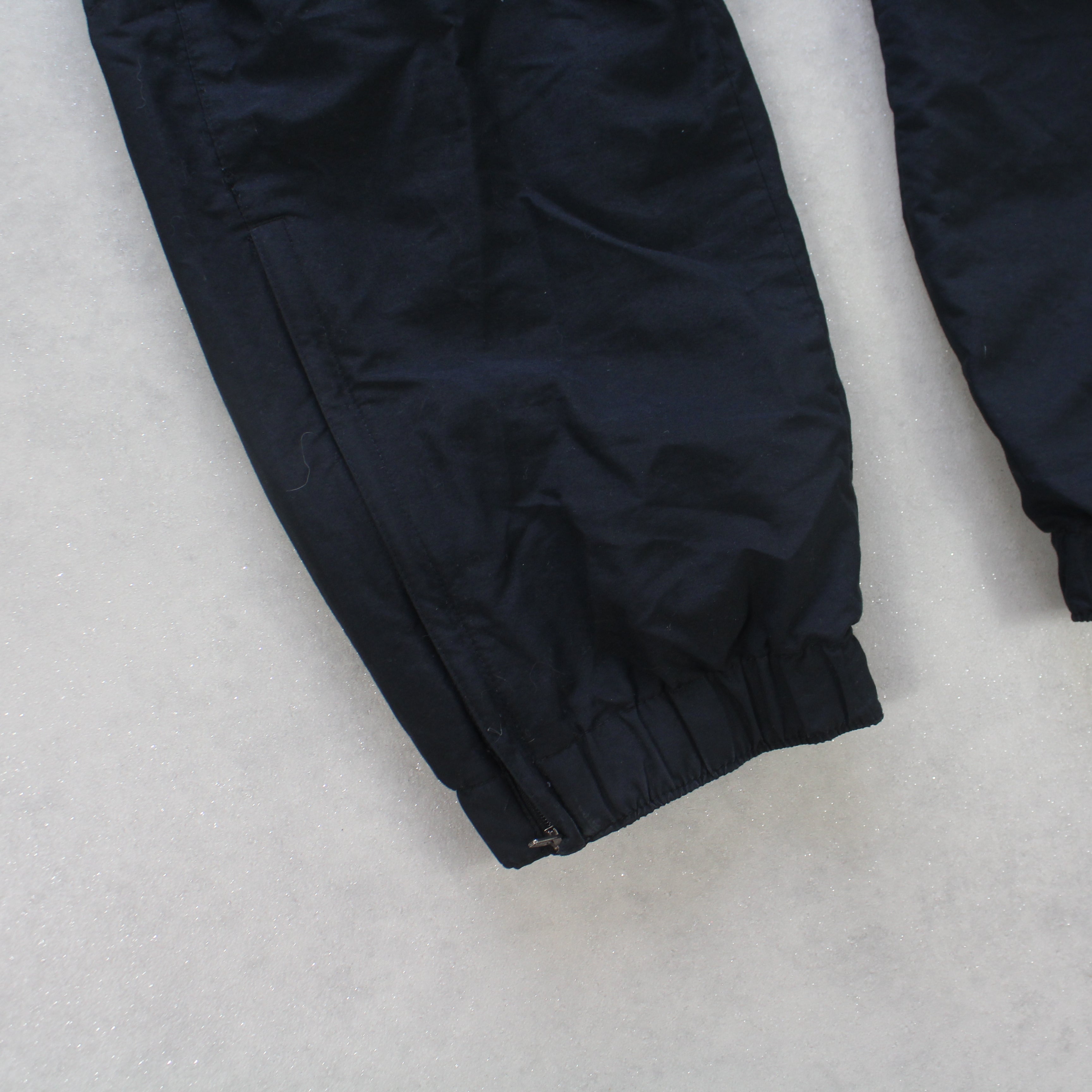 RARE 2000s Trackpants Black-Maverick