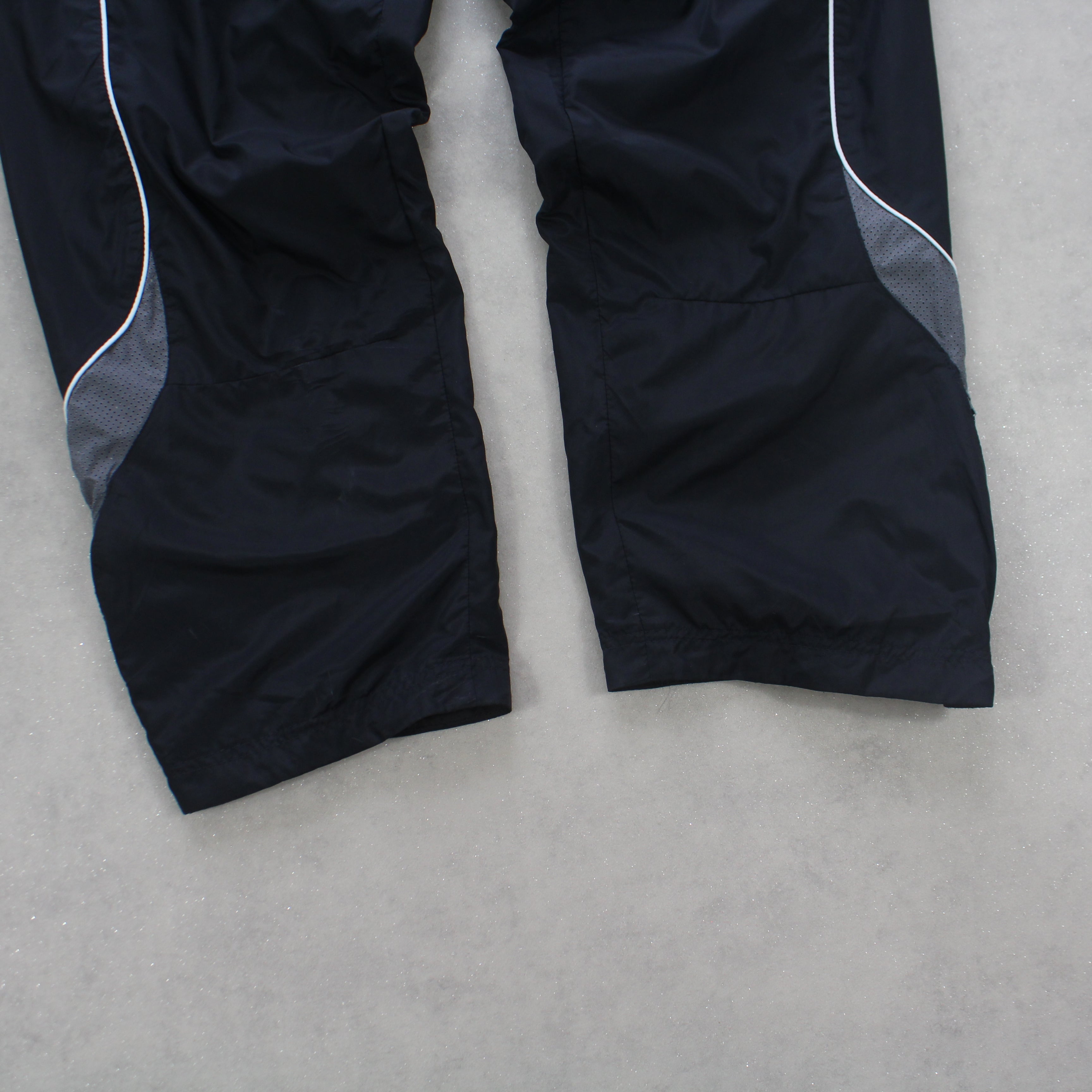 RARE 2000s Trackpants Black-Maverick